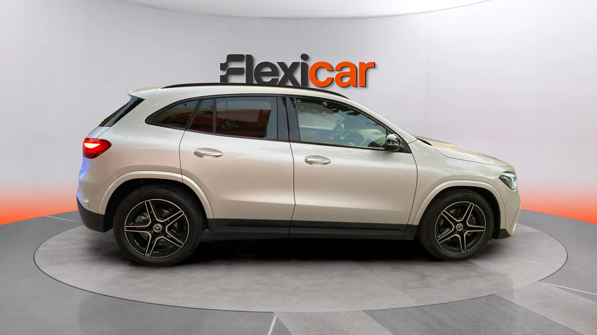 Mercedes-Benz GLA 200 D - foto 7