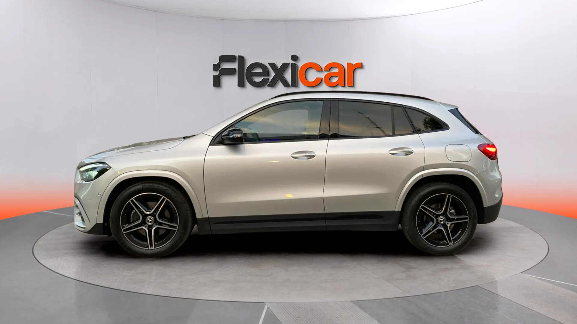 Mercedes-Benz GLA 200 D - foto 3