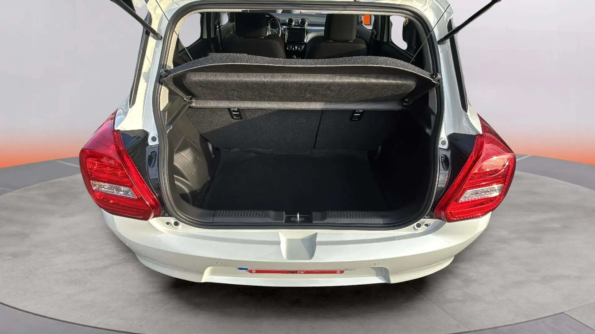 Suzuki Swift 1.2 GLX Mild Hybrid CVT - foto 25