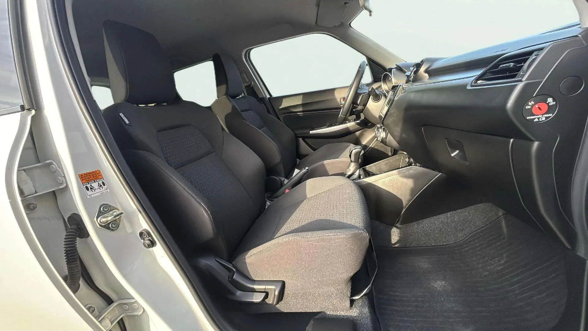 Suzuki Swift 1.2 GLX Mild Hybrid CVT - foto 22