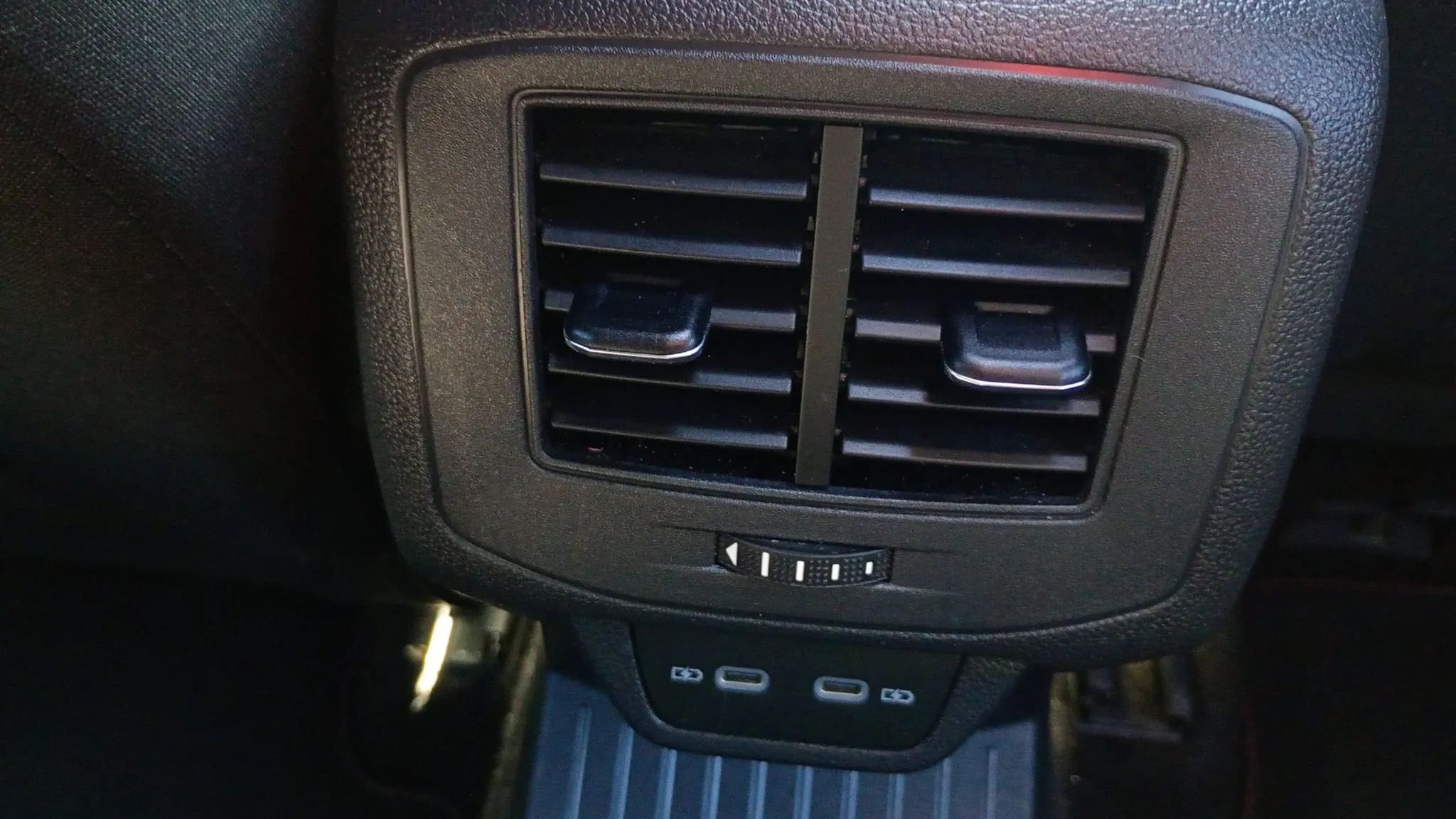 Volkswagen T-Roc Sport 1.5 TSI DSG - foto 20