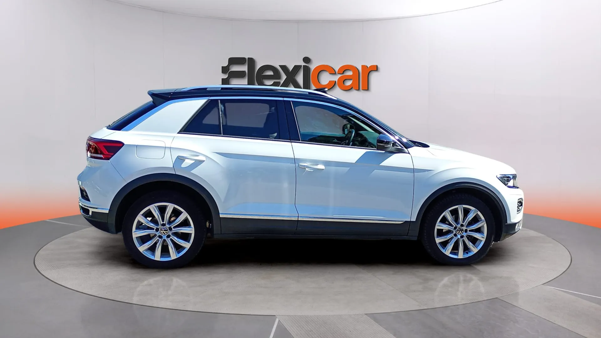 Volkswagen T-Roc Sport 1.5 TSI DSG - foto 2