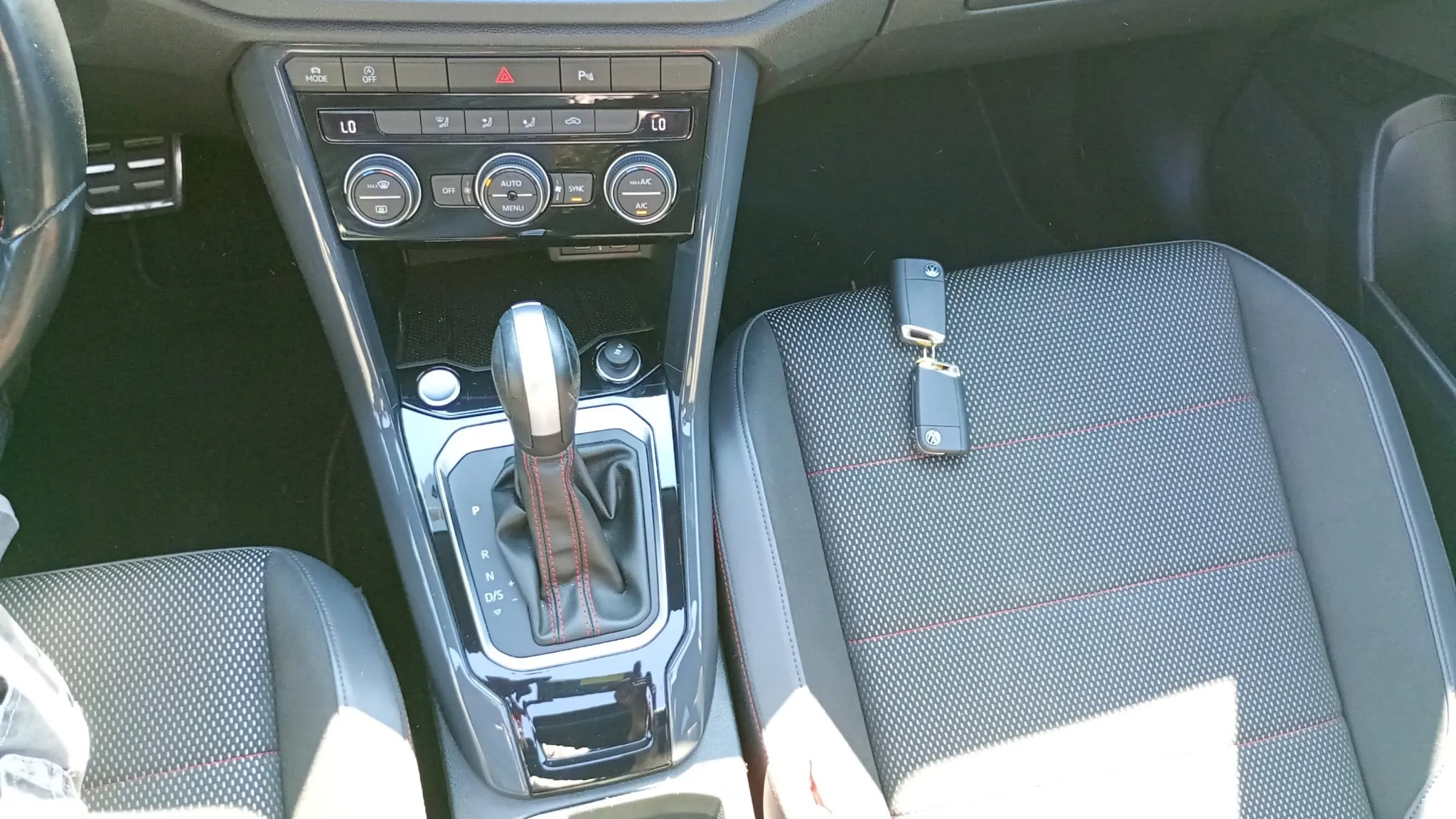 Volkswagen T-Roc Sport 1.5 TSI DSG - foto 23