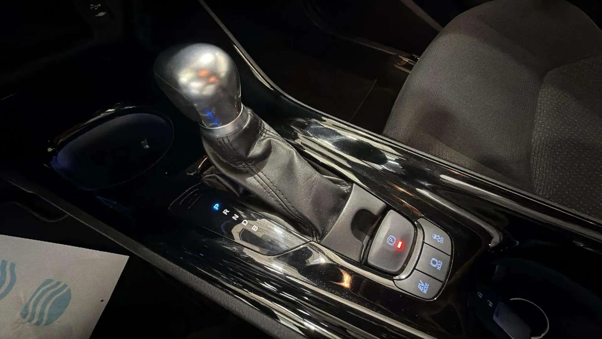 Toyota C-HR 1.8 125H Dynamic Plus - foto 23