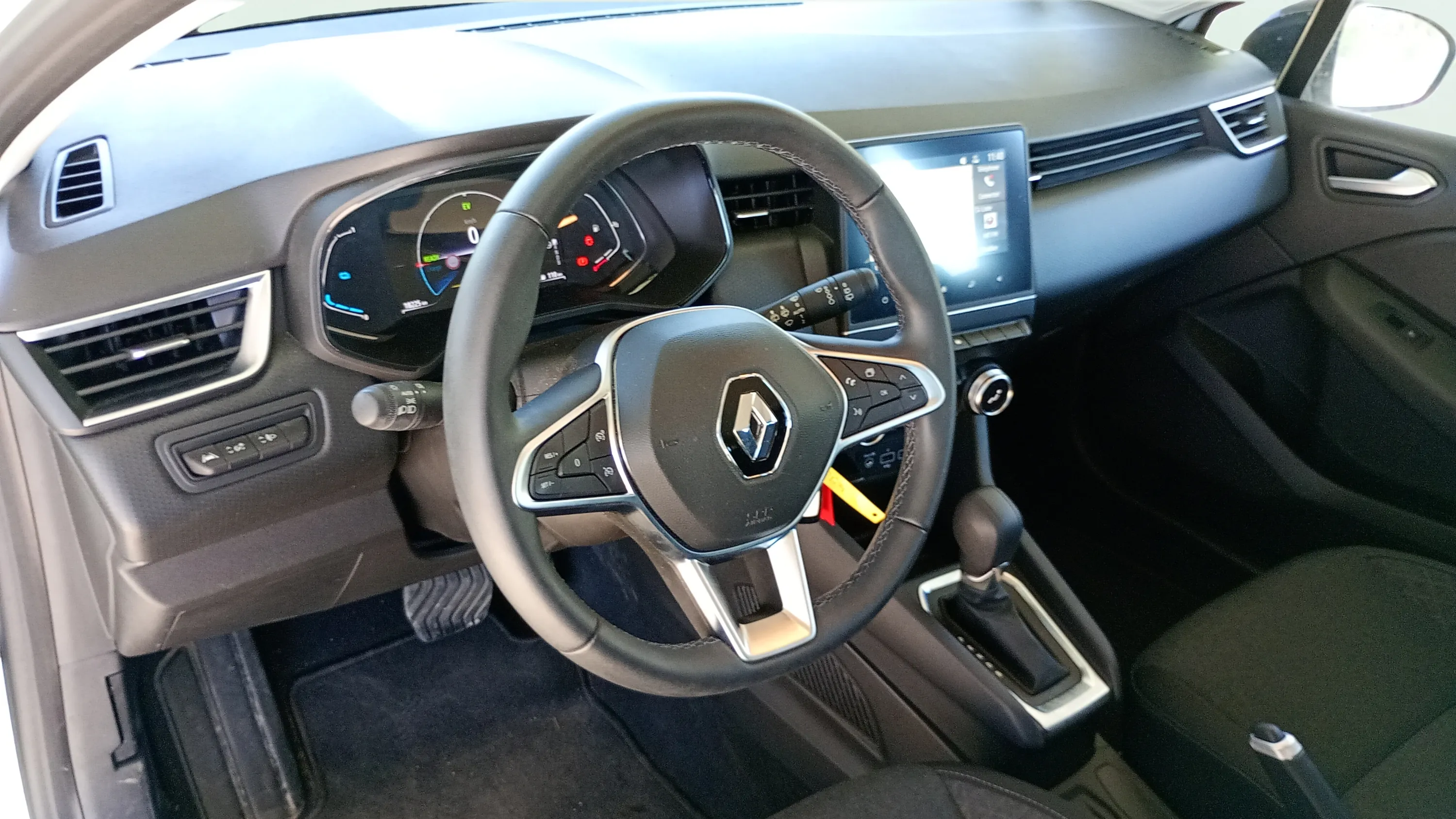 Renault Clio Equilibre E-Tech Híbrido - foto 12
