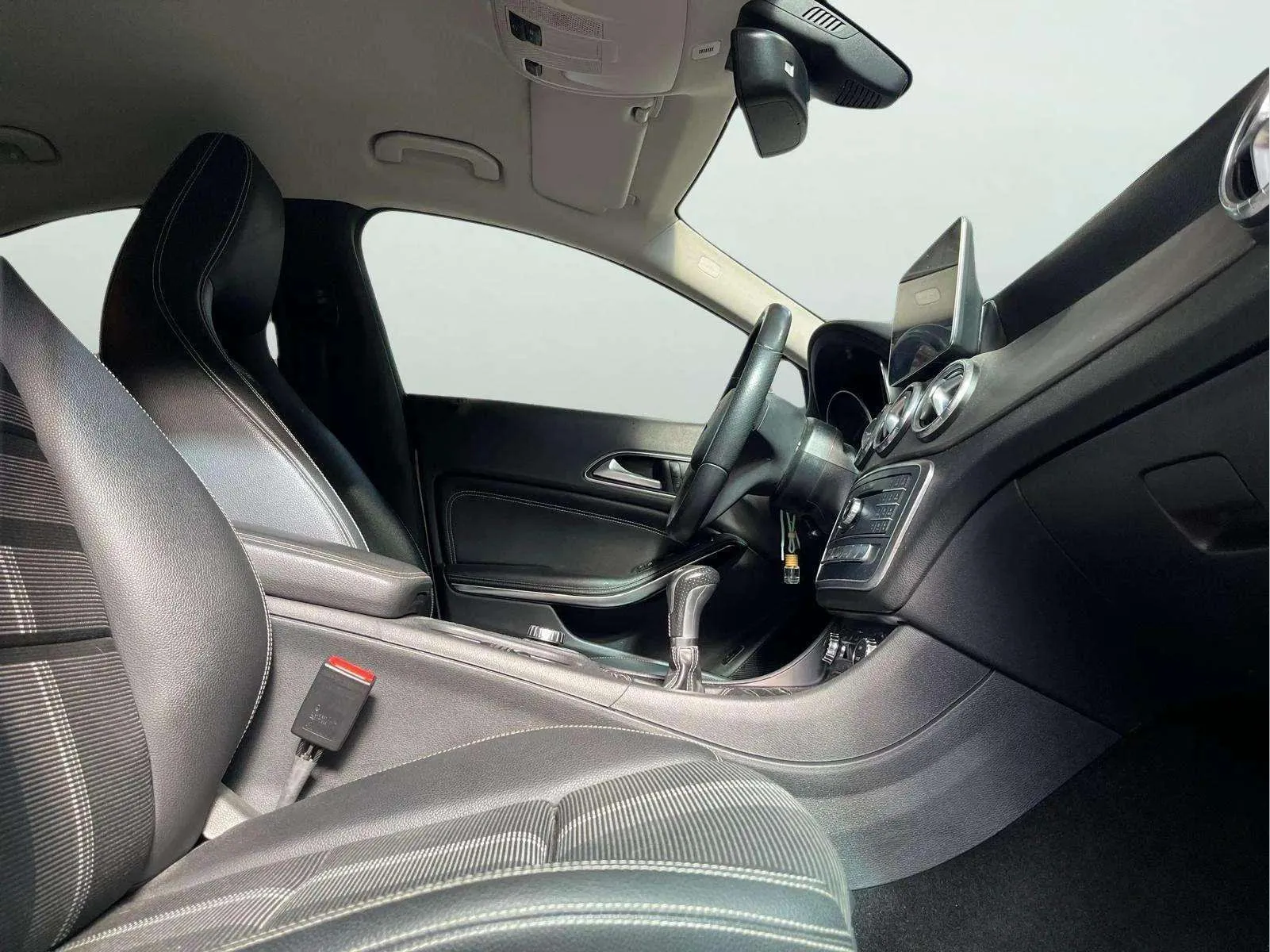 Mercedes-Benz CLA 200 d - foto 21
