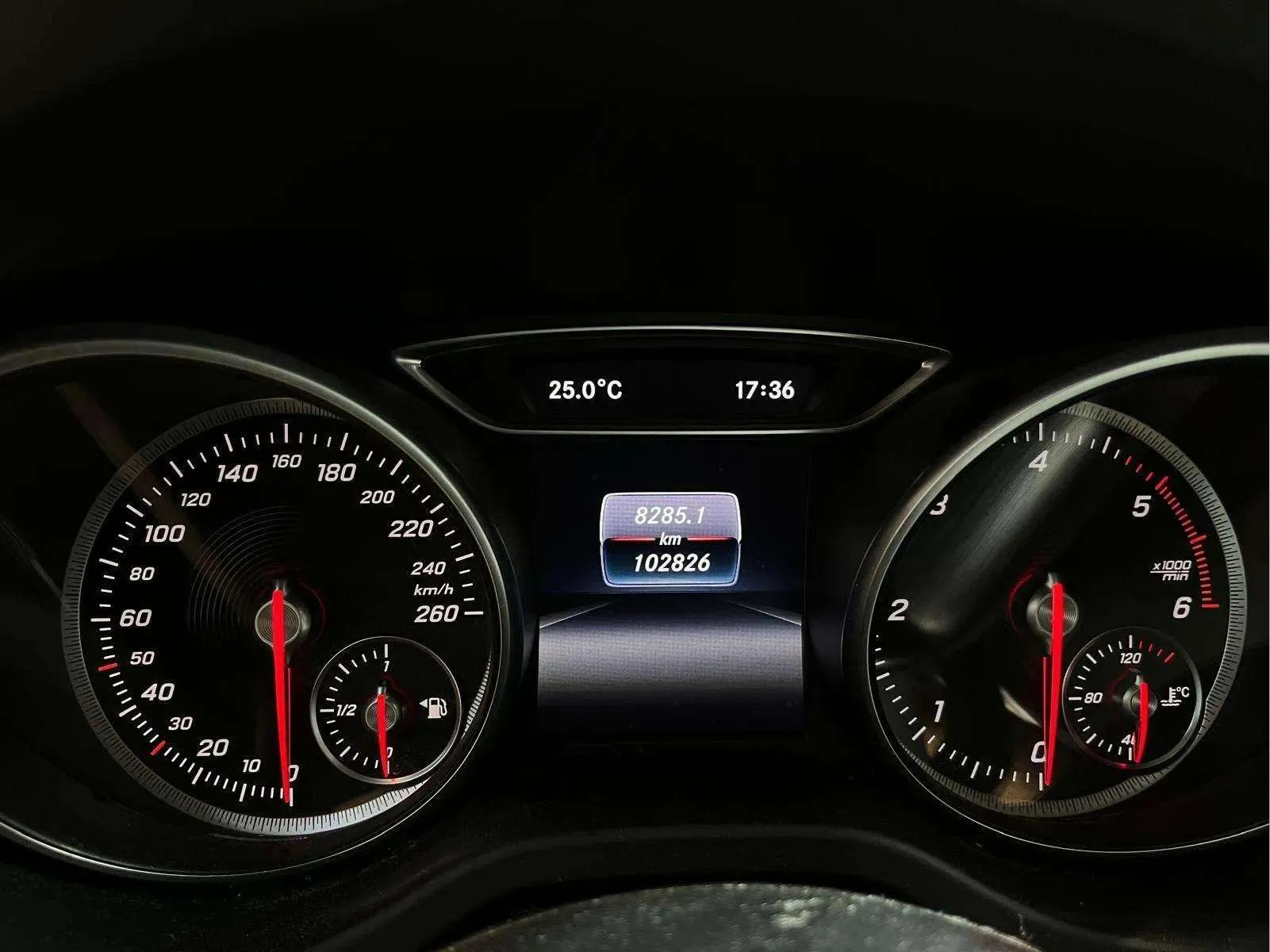Mercedes-Benz CLA 200 d - foto 14