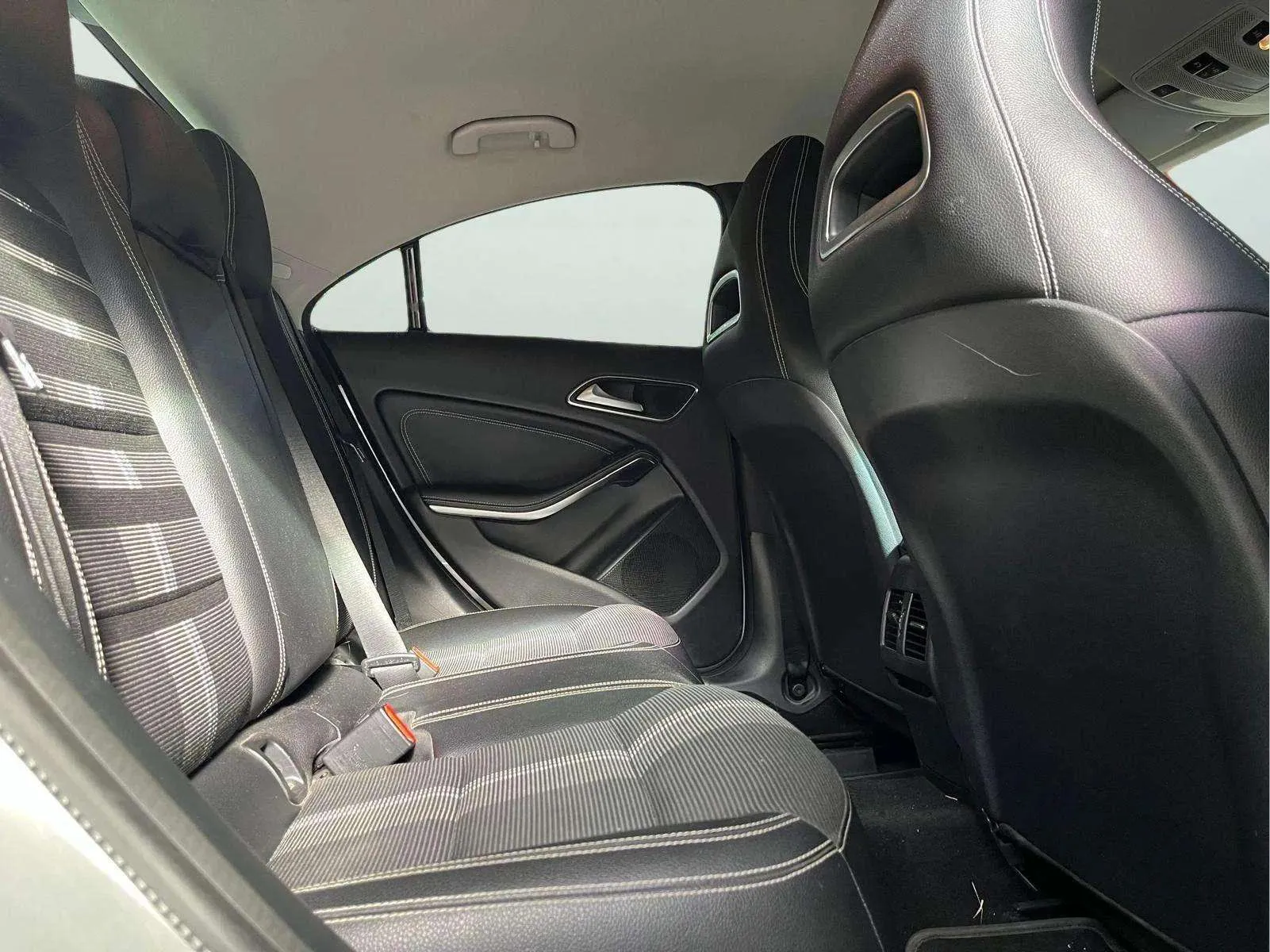 Mercedes-Benz CLA 200 d - foto 22