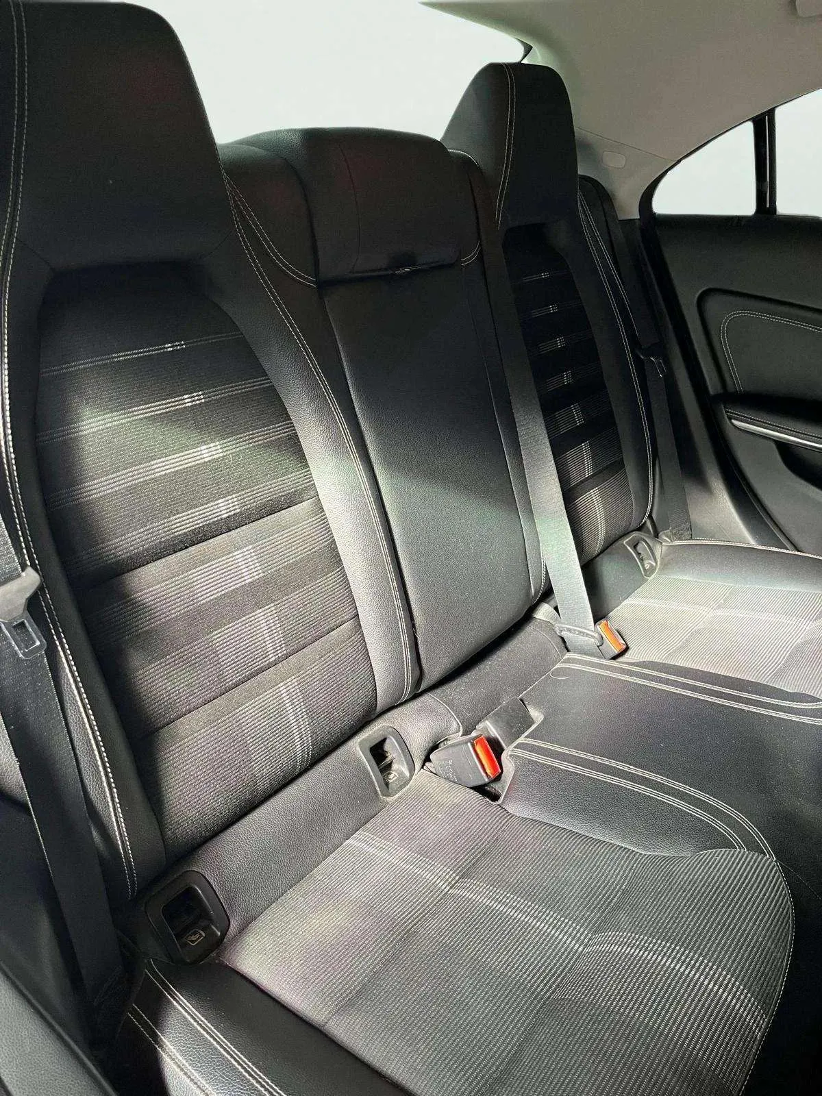 Mercedes-Benz CLA 200 d - foto 23