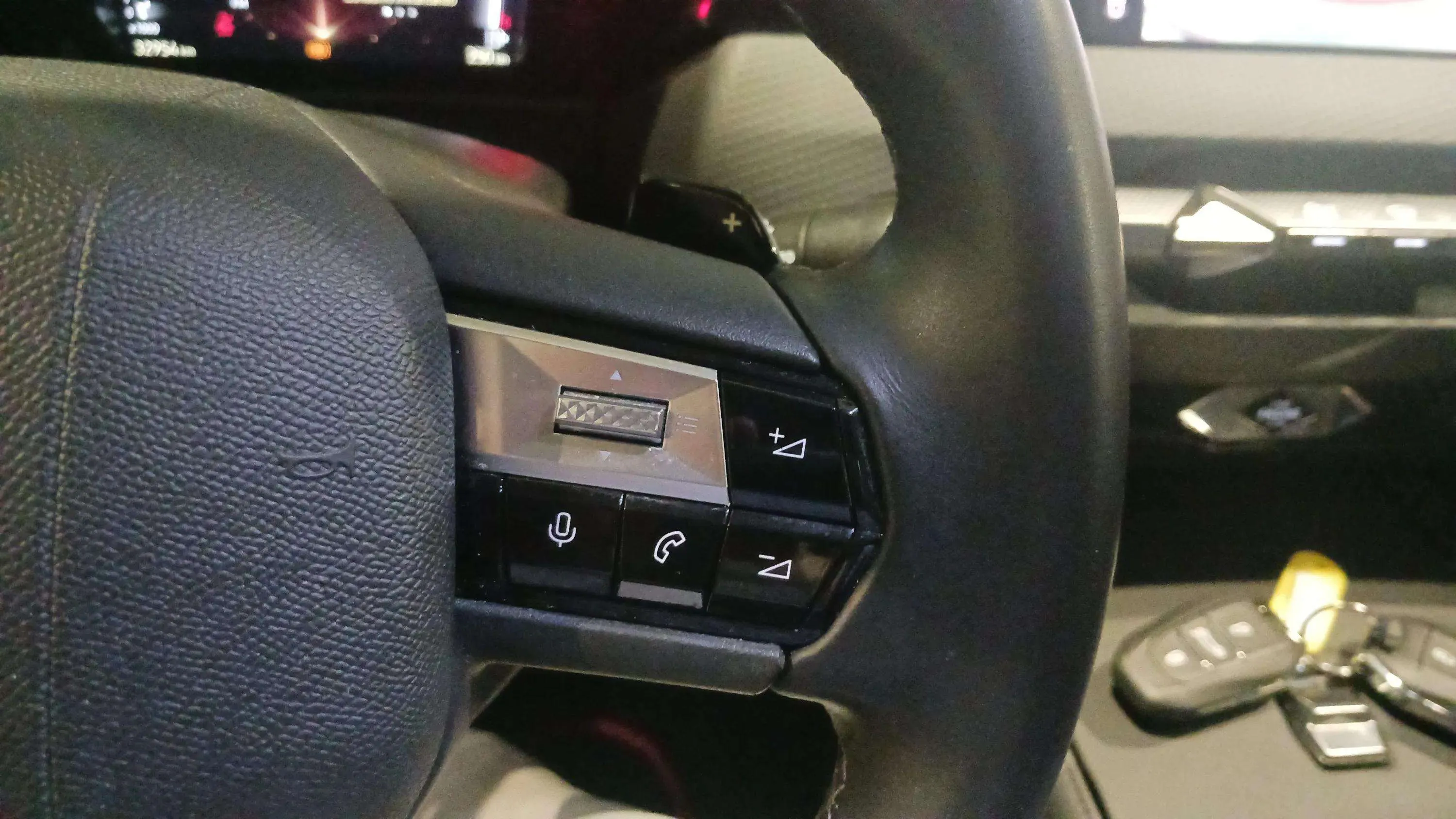 DS DS 4 Cross PureTech 130 Trocadero - foto 12