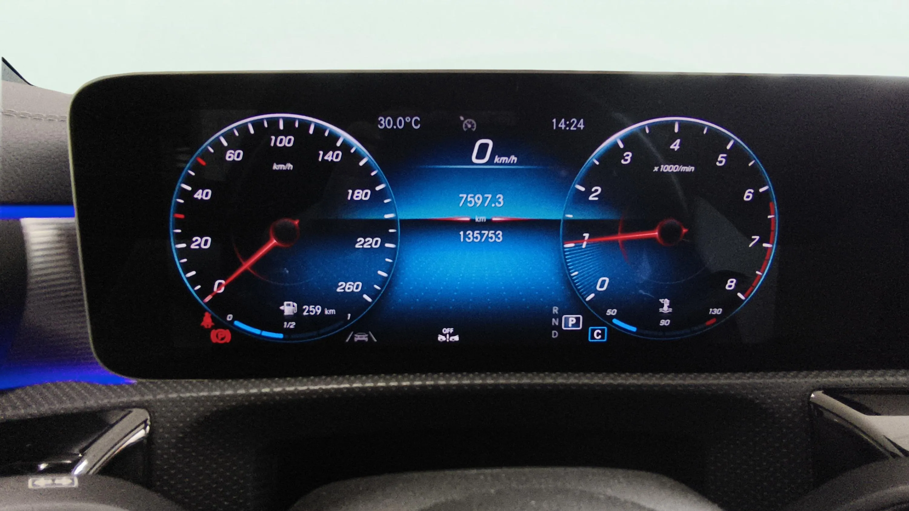 Mercedes-Benz CLA 200 - foto 13