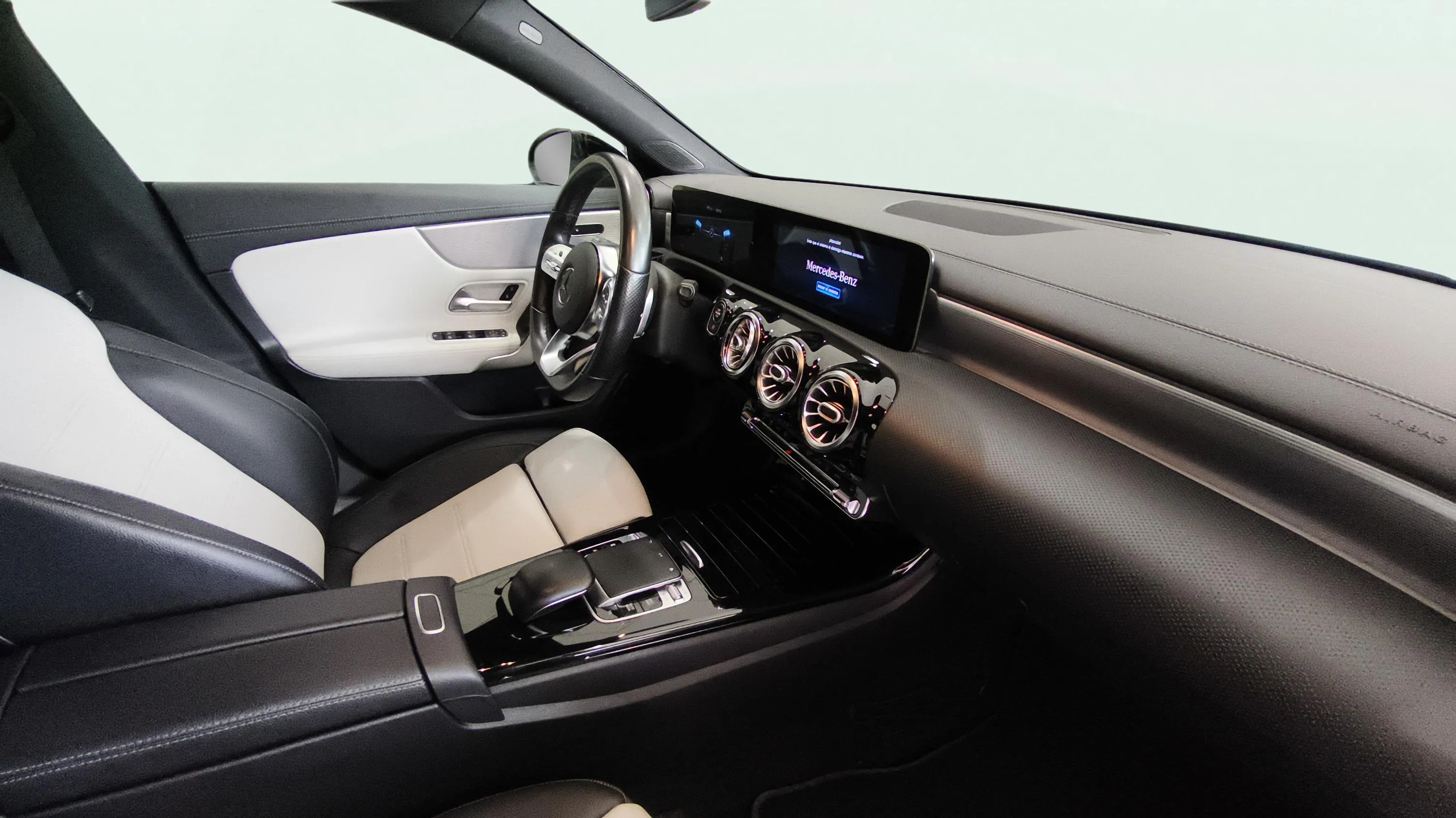 Mercedes-Benz CLA 200 - foto 7
