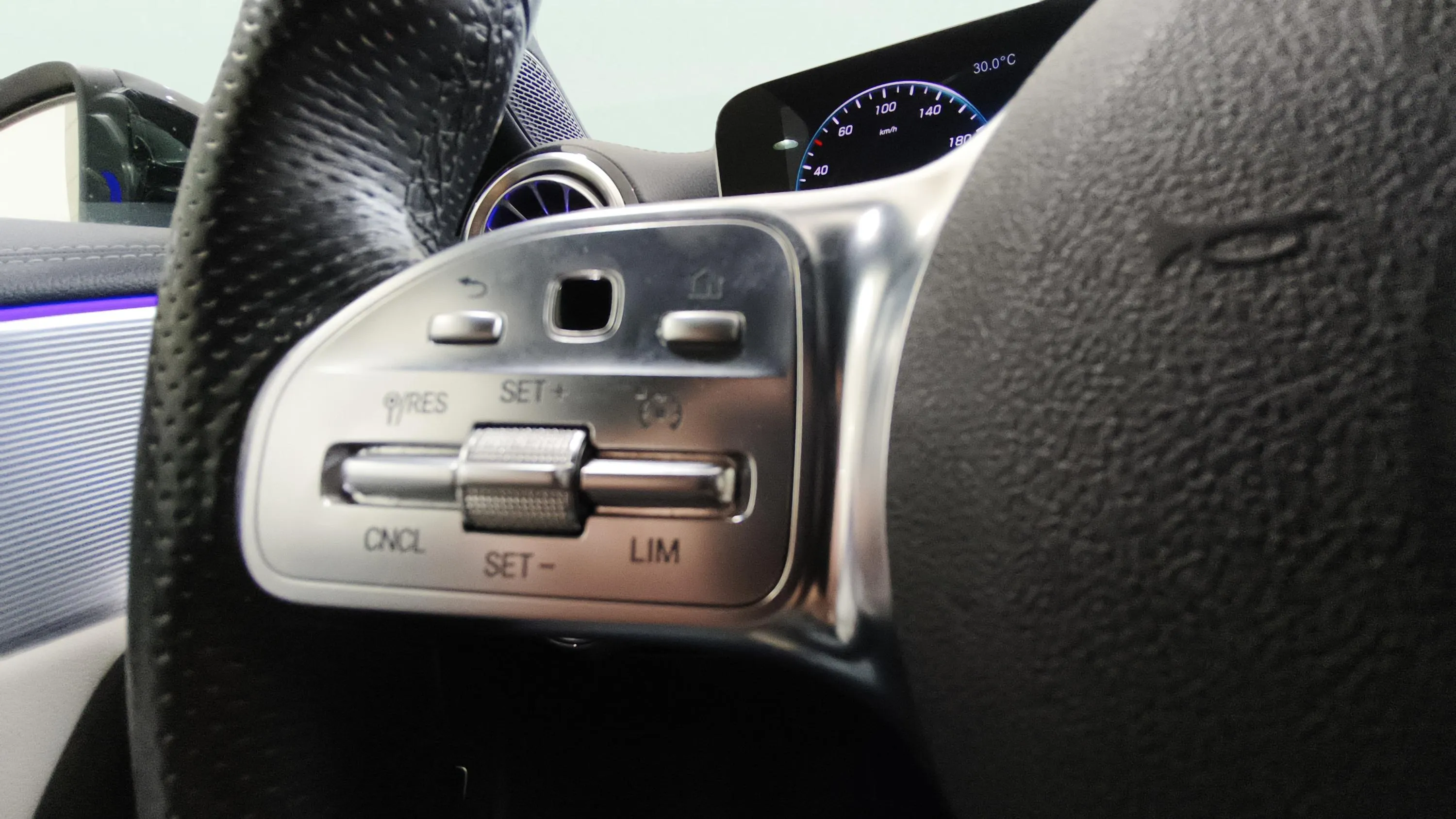 Mercedes-Benz CLA 200 - foto 14