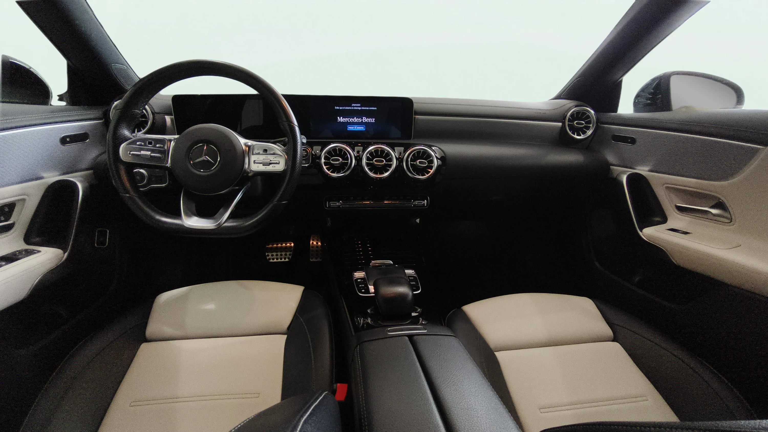 Mercedes-Benz CLA 200 - foto 10