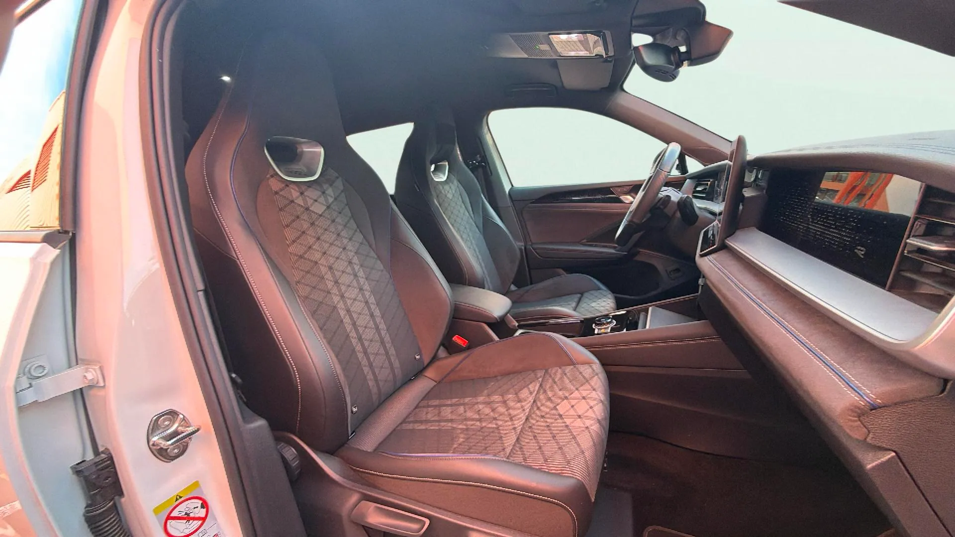 Volkswagen Tayron R-Line 1.5 eTSI DSG - foto 16