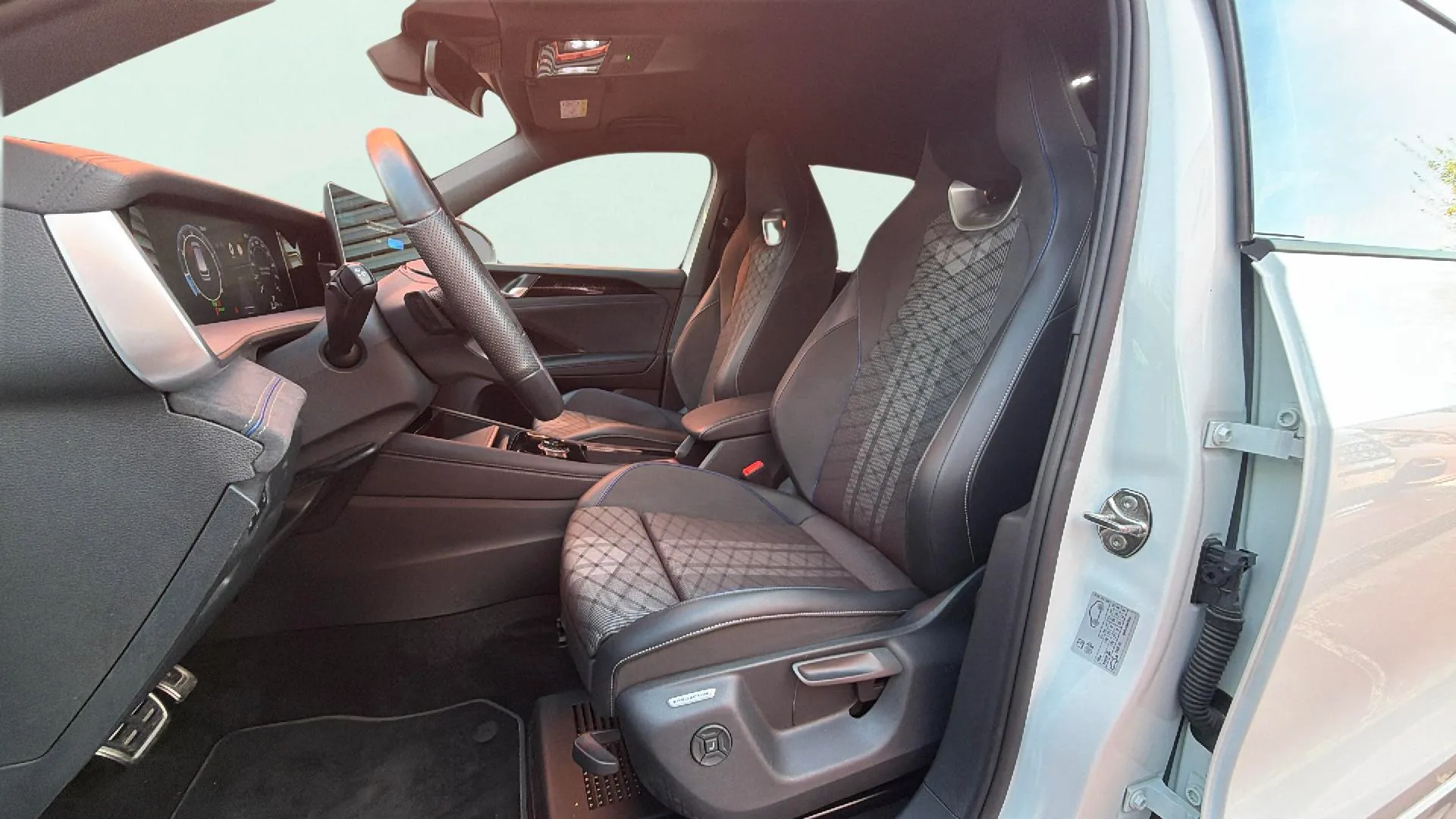 Volkswagen Tayron R-Line 1.5 eTSI DSG - foto 13