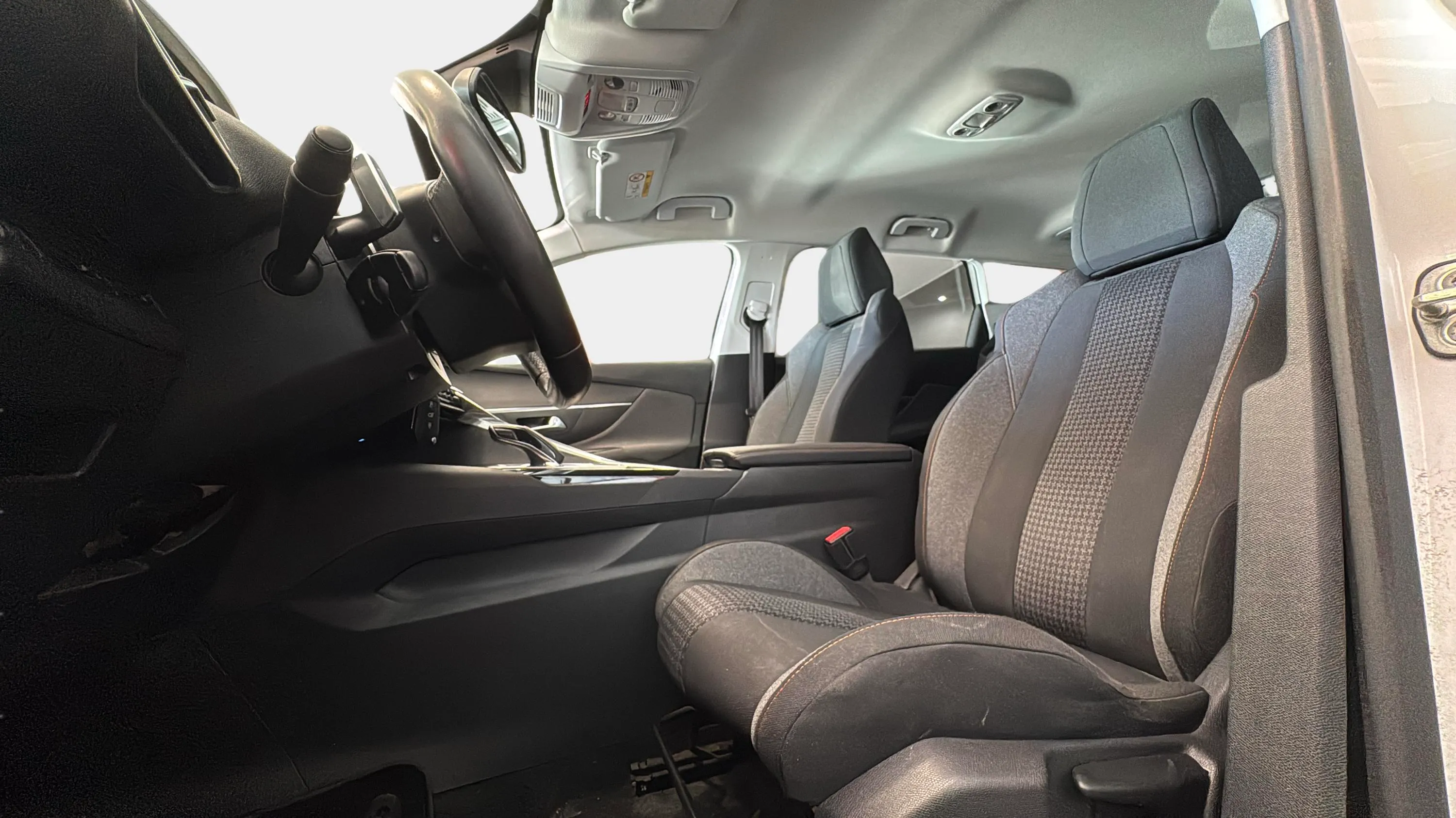 Peugeot 5008 1.2 PureTech Active Pack EAT8 - foto 12