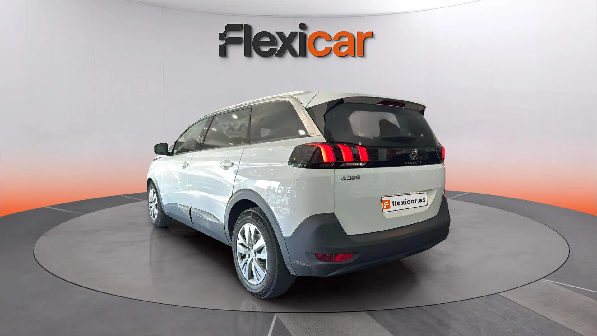 Peugeot 5008 1.2 PureTech Active Pack EAT8 - foto 5