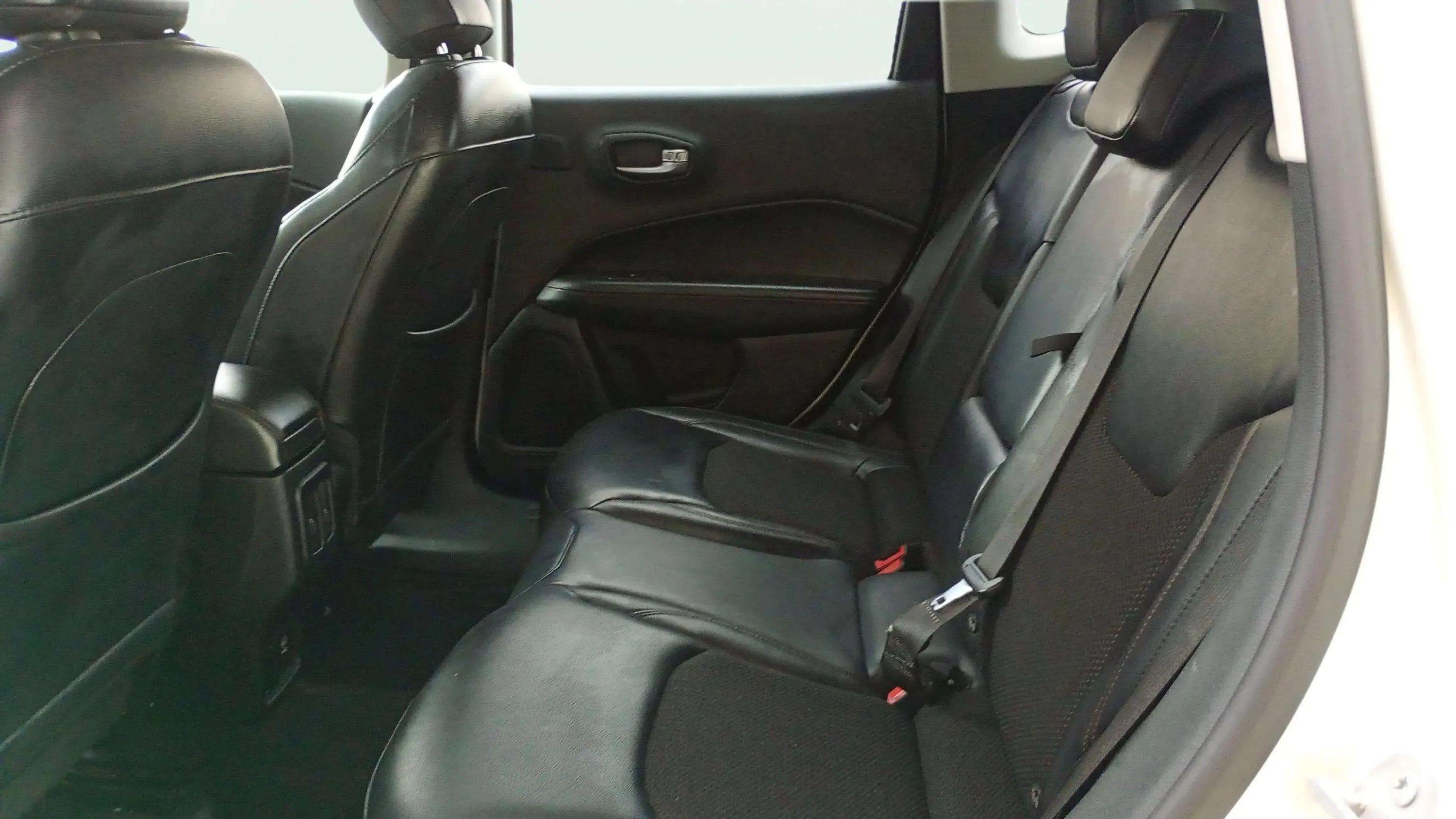 Jeep Compass 2.0 Mjet Limited 4x4 AD - foto 12