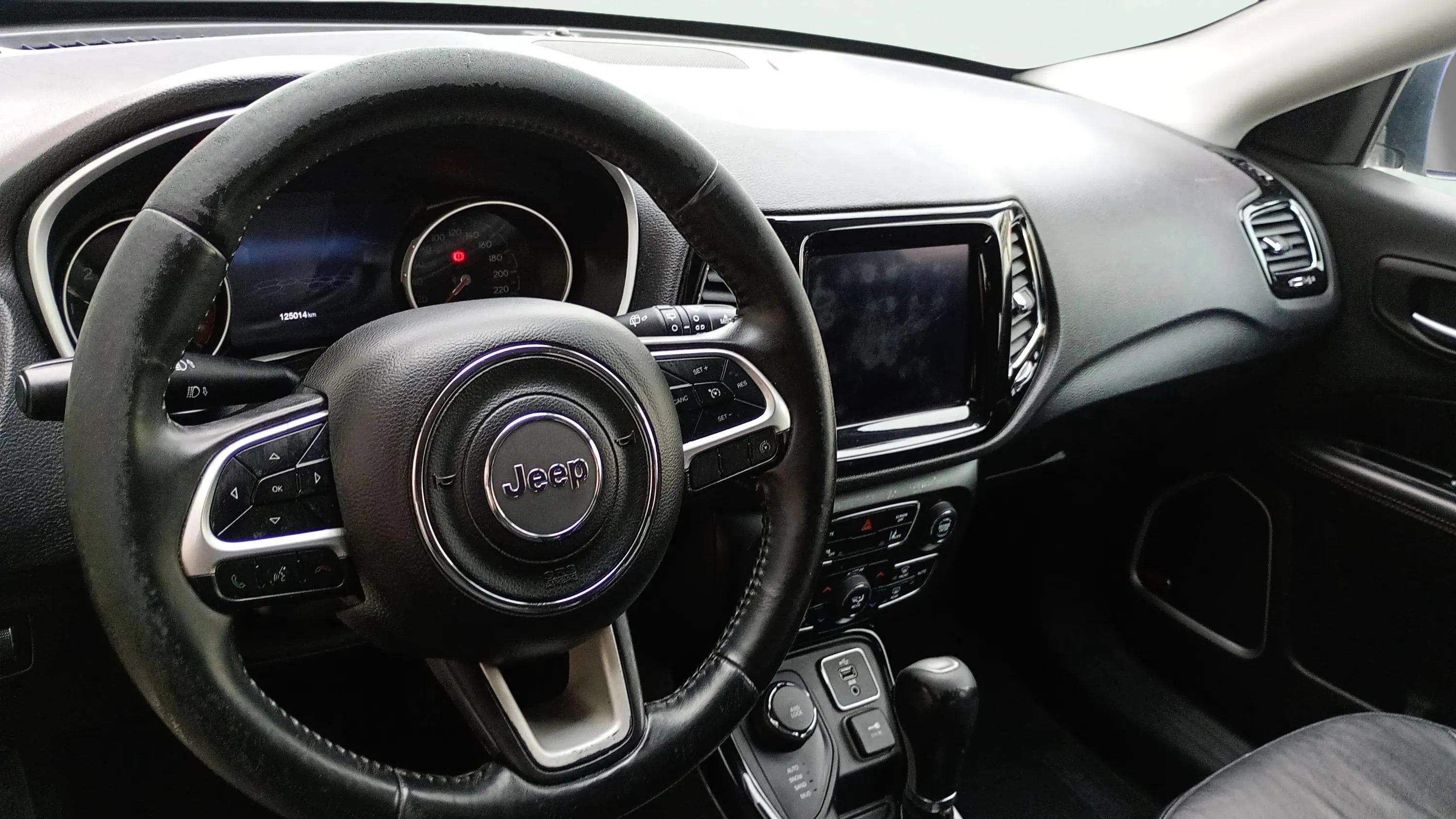 Jeep Compass 2.0 Mjet Limited 4x4 AD - foto 8