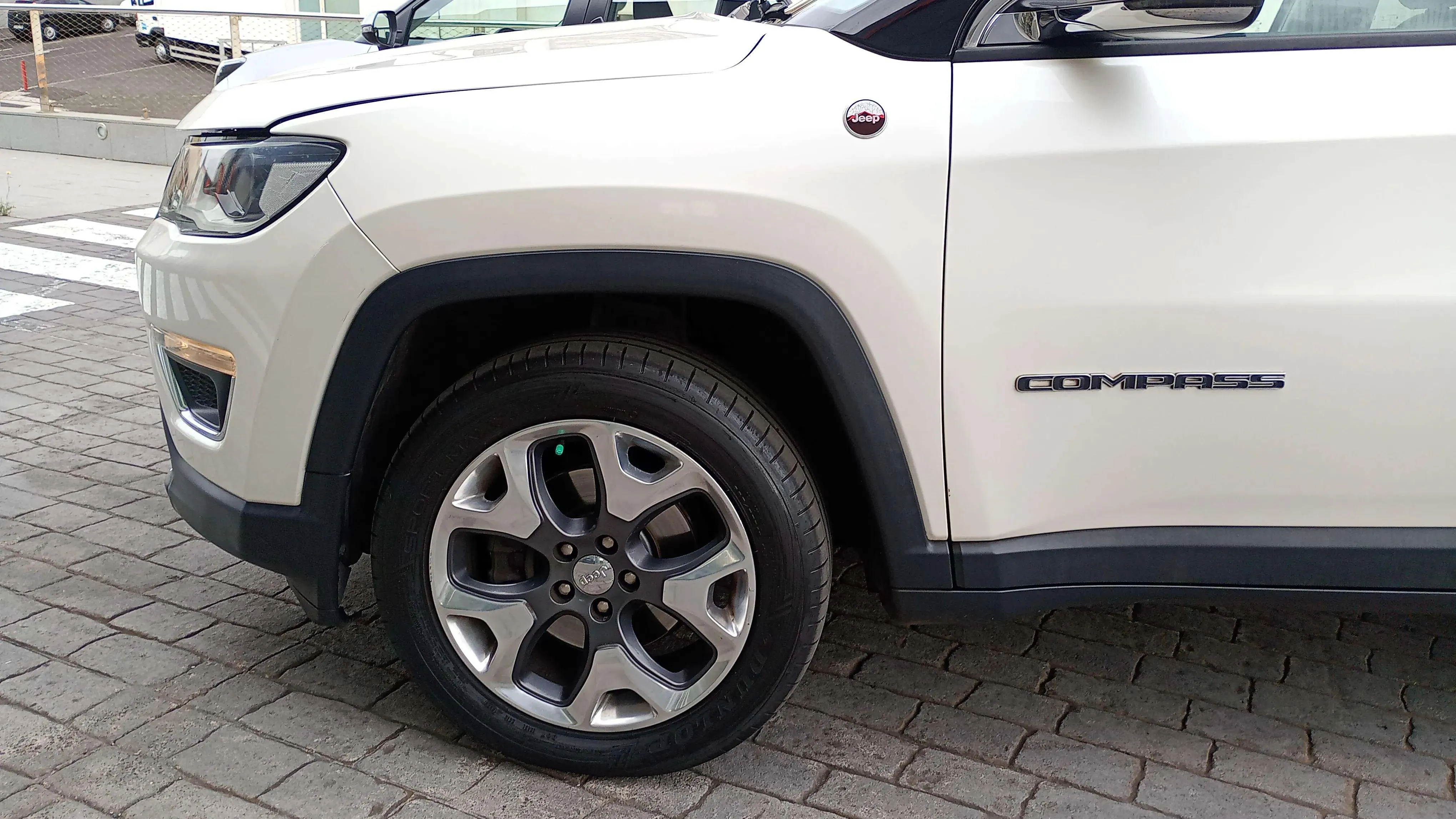 Jeep Compass 2.0 Mjet Limited 4x4 AD - foto 17