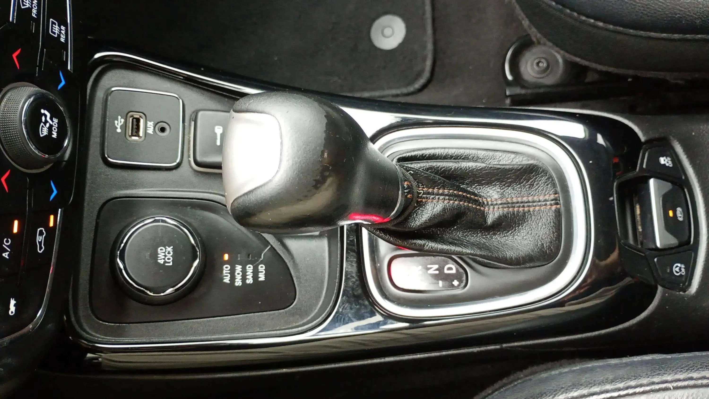 Jeep Compass 2.0 Mjet Limited 4x4 AD - foto 16