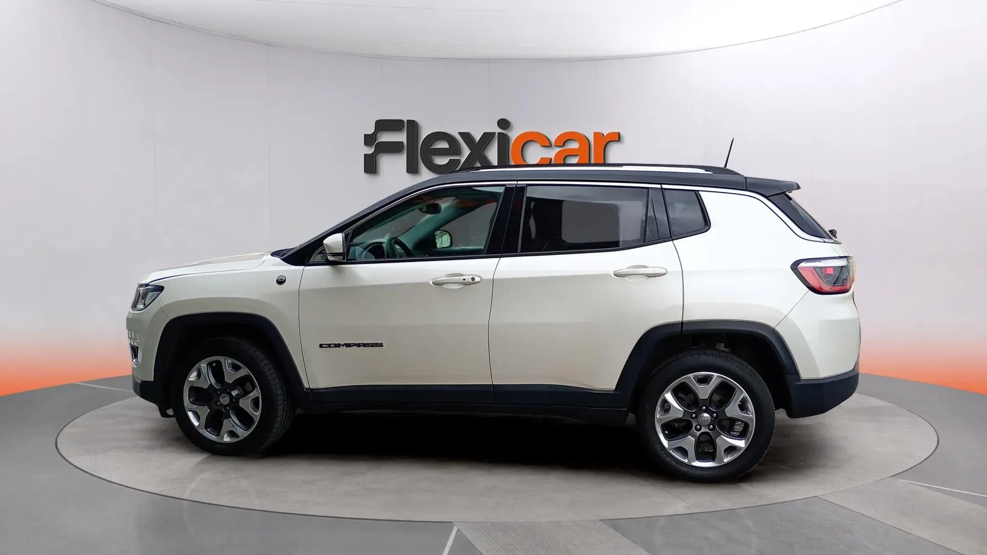 Jeep Compass 2.0 Mjet Limited 4x4 AD - foto 4