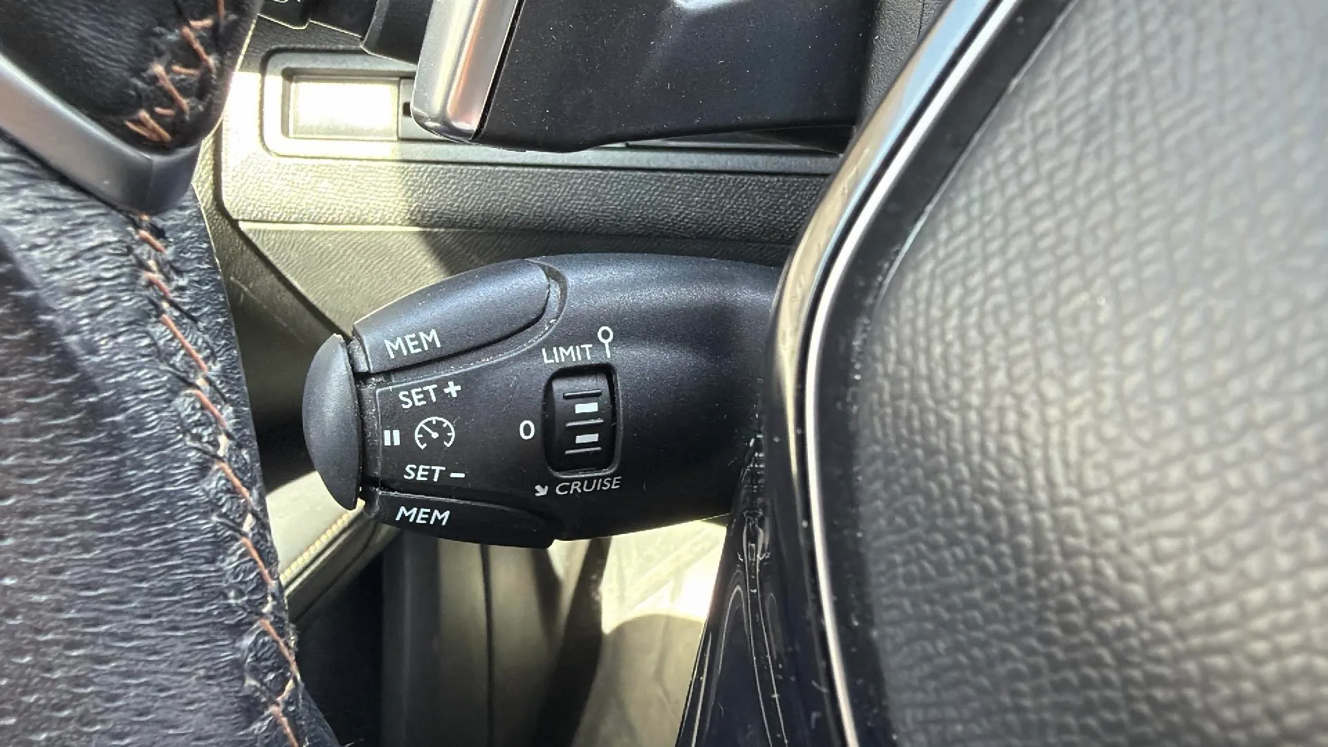 Peugeot 5008 1.2 PureTech GT EAT8 - foto 23