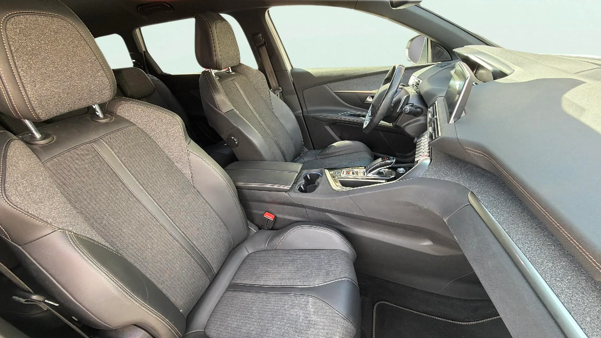 Peugeot 5008 1.2 PureTech GT EAT8 - foto 14