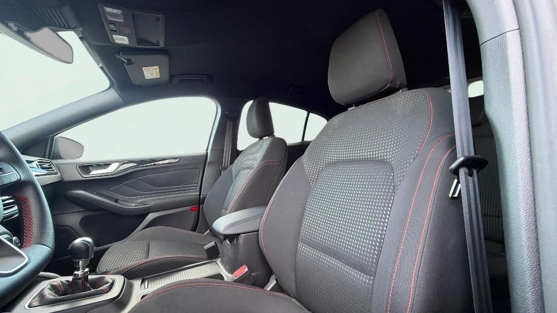 Ford Focus 1.0 EcoBoost MHEV ST-Line - foto 10