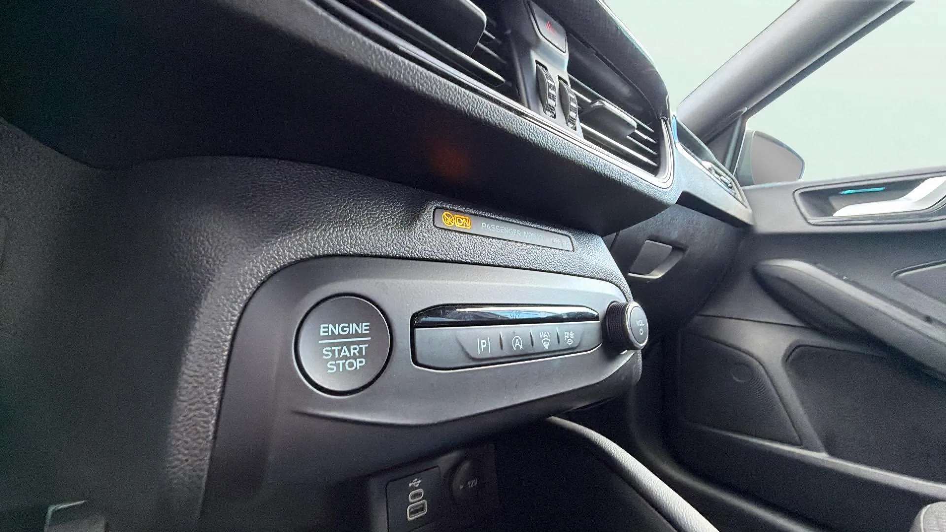 Ford Focus 1.0 EcoBoost MHEV ST-Line - foto 18
