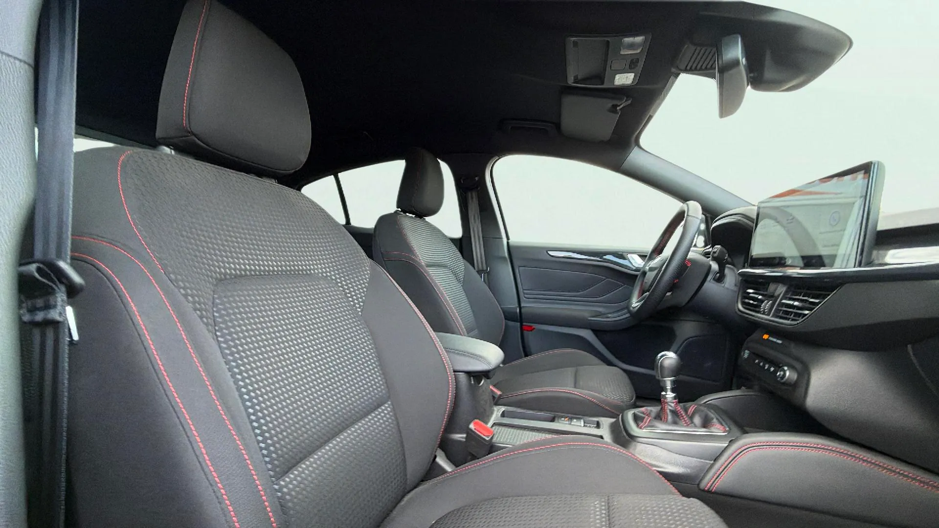 Ford Focus 1.0 EcoBoost MHEV ST-Line - foto 21