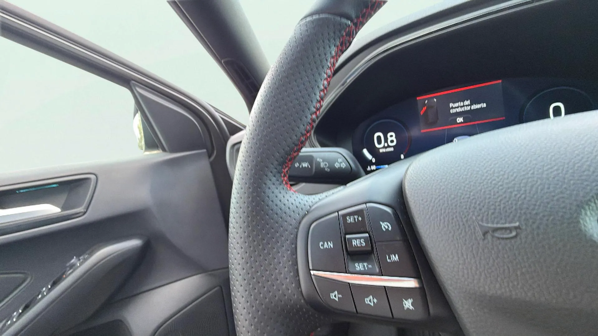 Ford Focus 1.0 EcoBoost MHEV ST-Line - foto 15