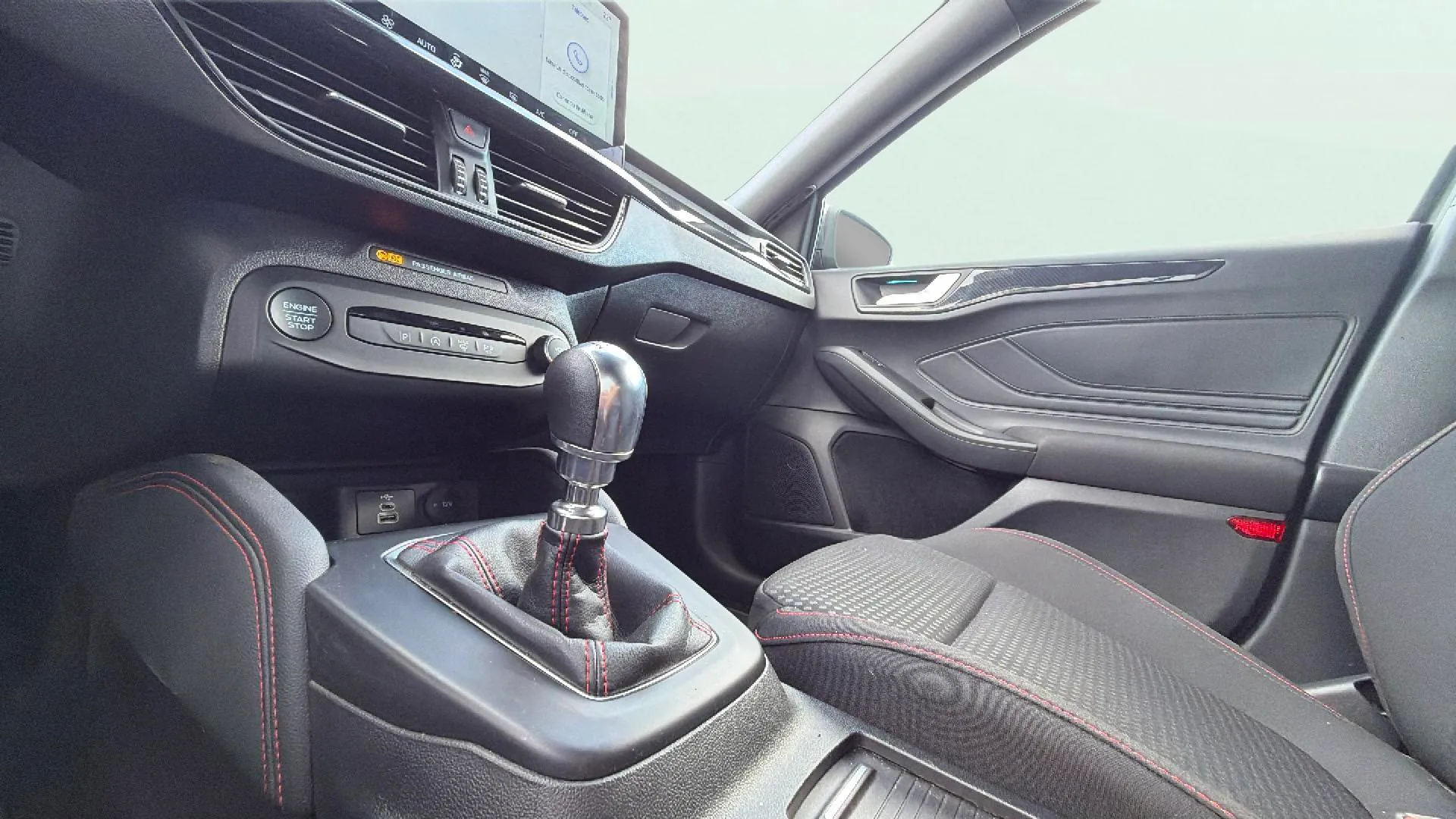 Ford Focus 1.0 EcoBoost MHEV ST-Line - foto 13