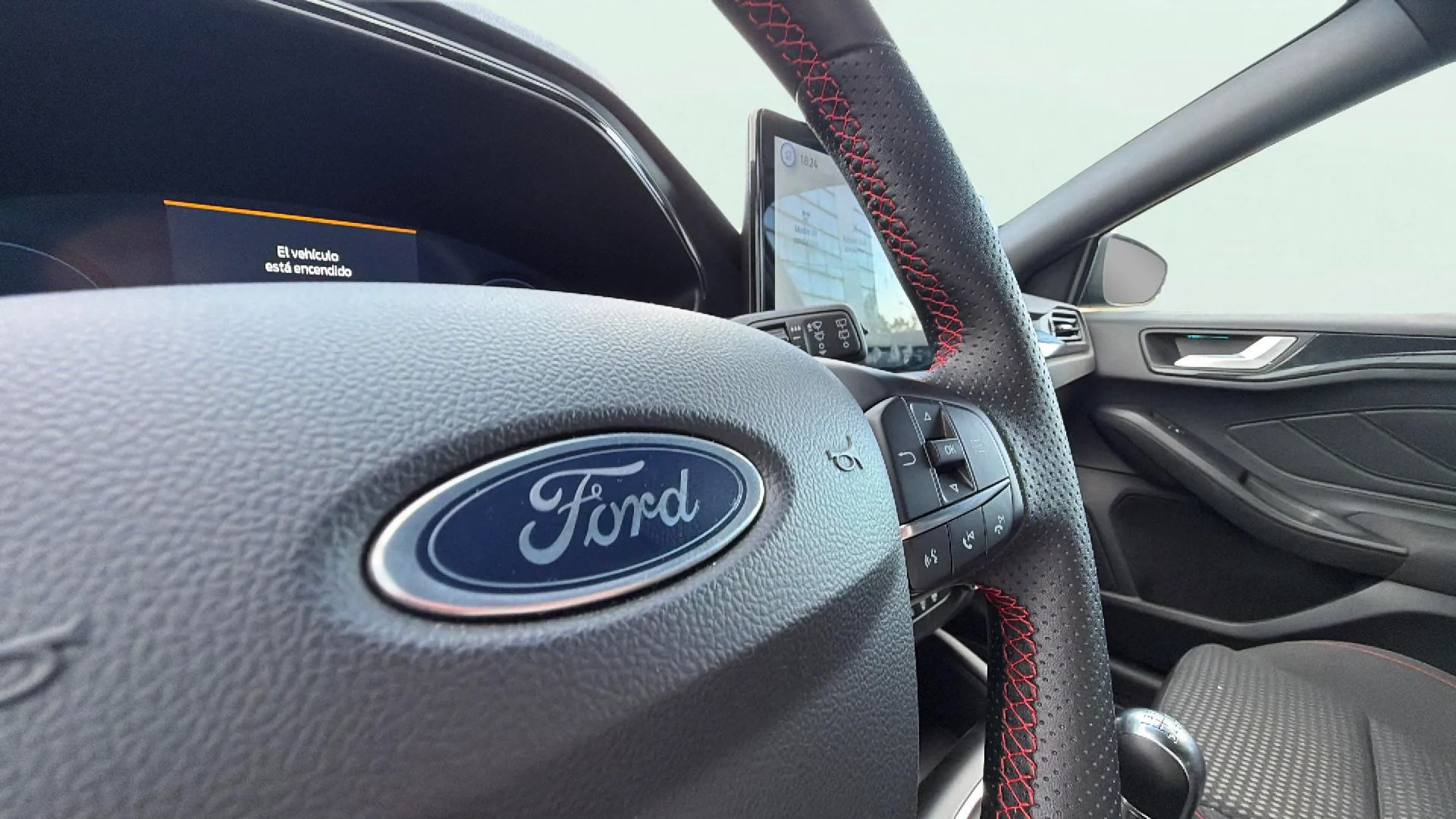 Ford Focus 1.0 EcoBoost MHEV ST-Line - foto 27
