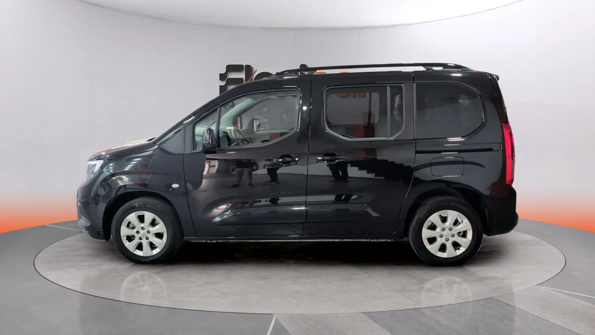 Opel Combo 1.2 T Elegance XL - foto 4
