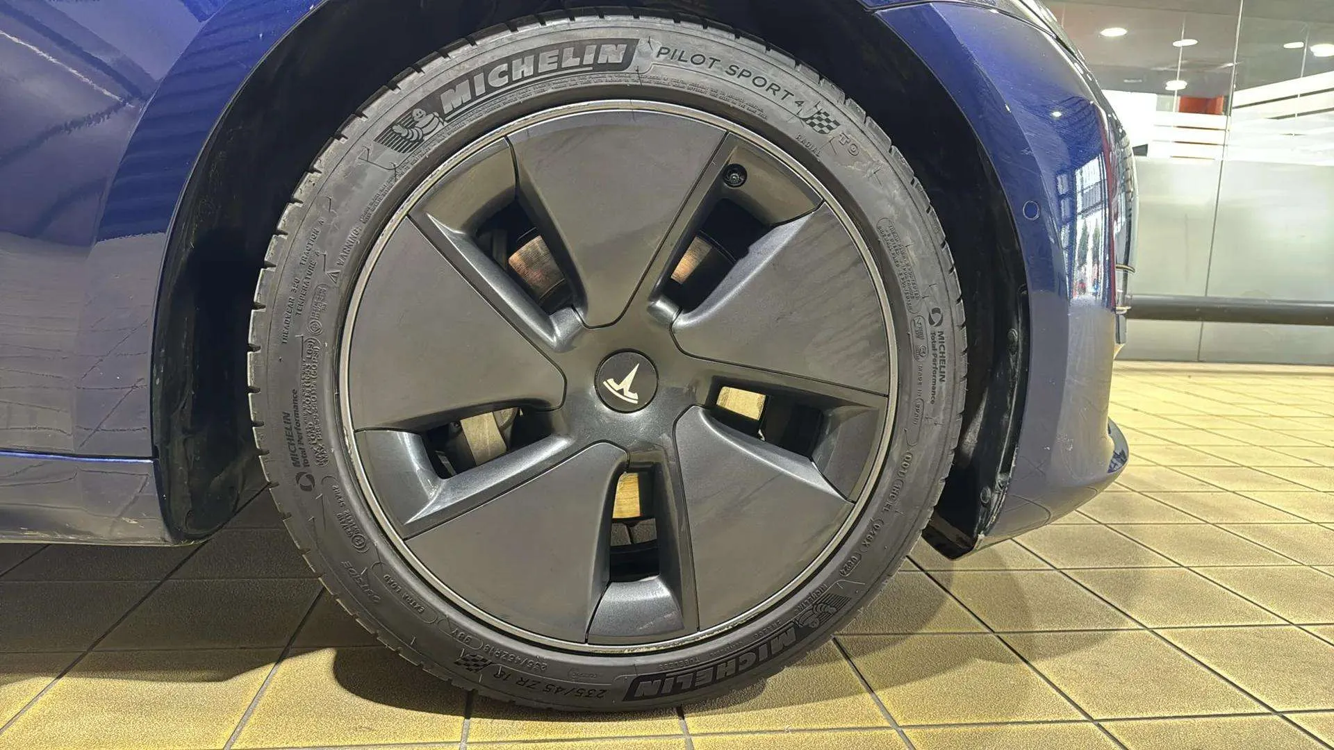 Tesla Model 3 Estándar Plus RWD - foto 17