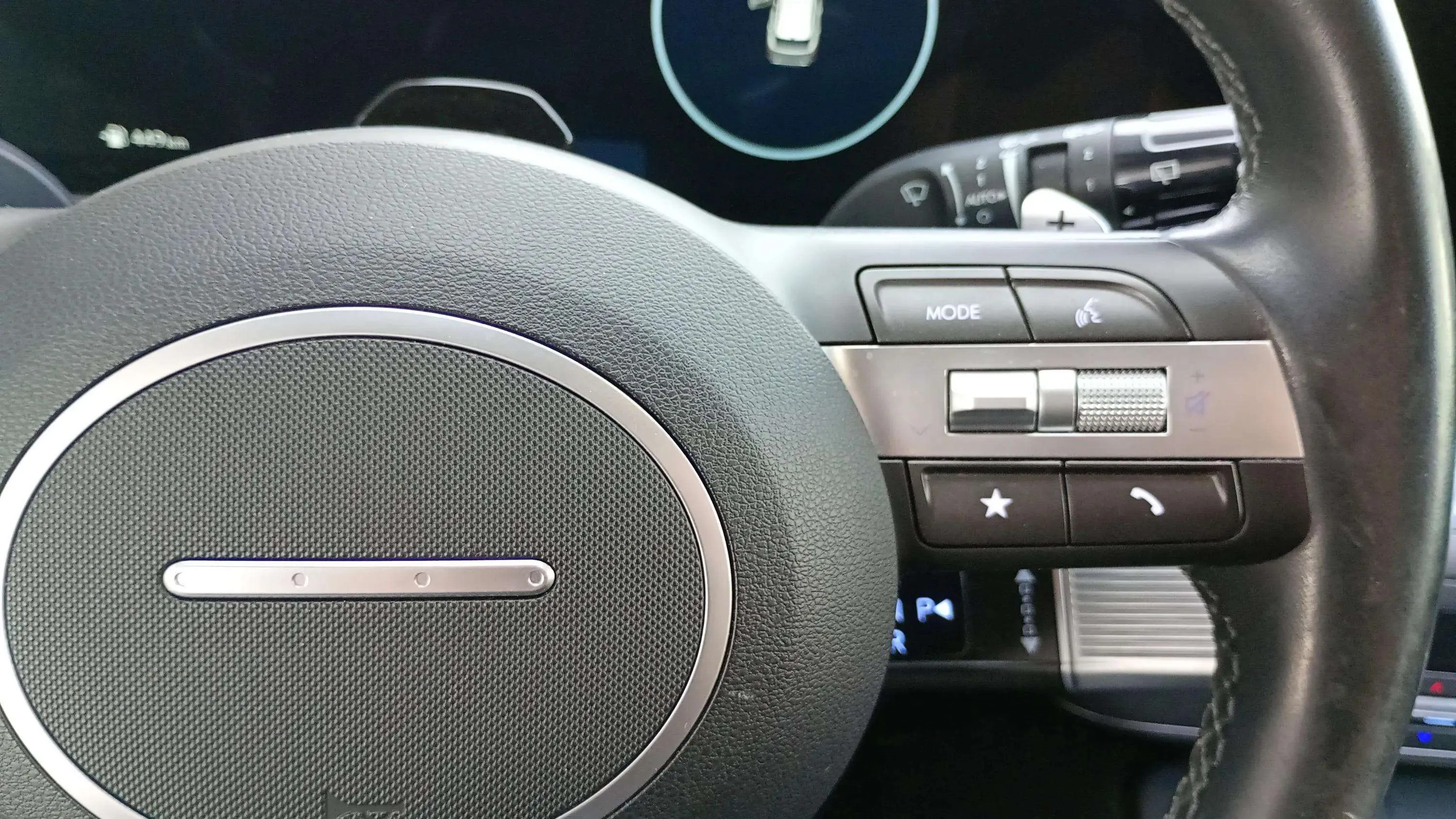 Hyundai Kona 1.6 GDI HEV Tecno DCT - foto 15
