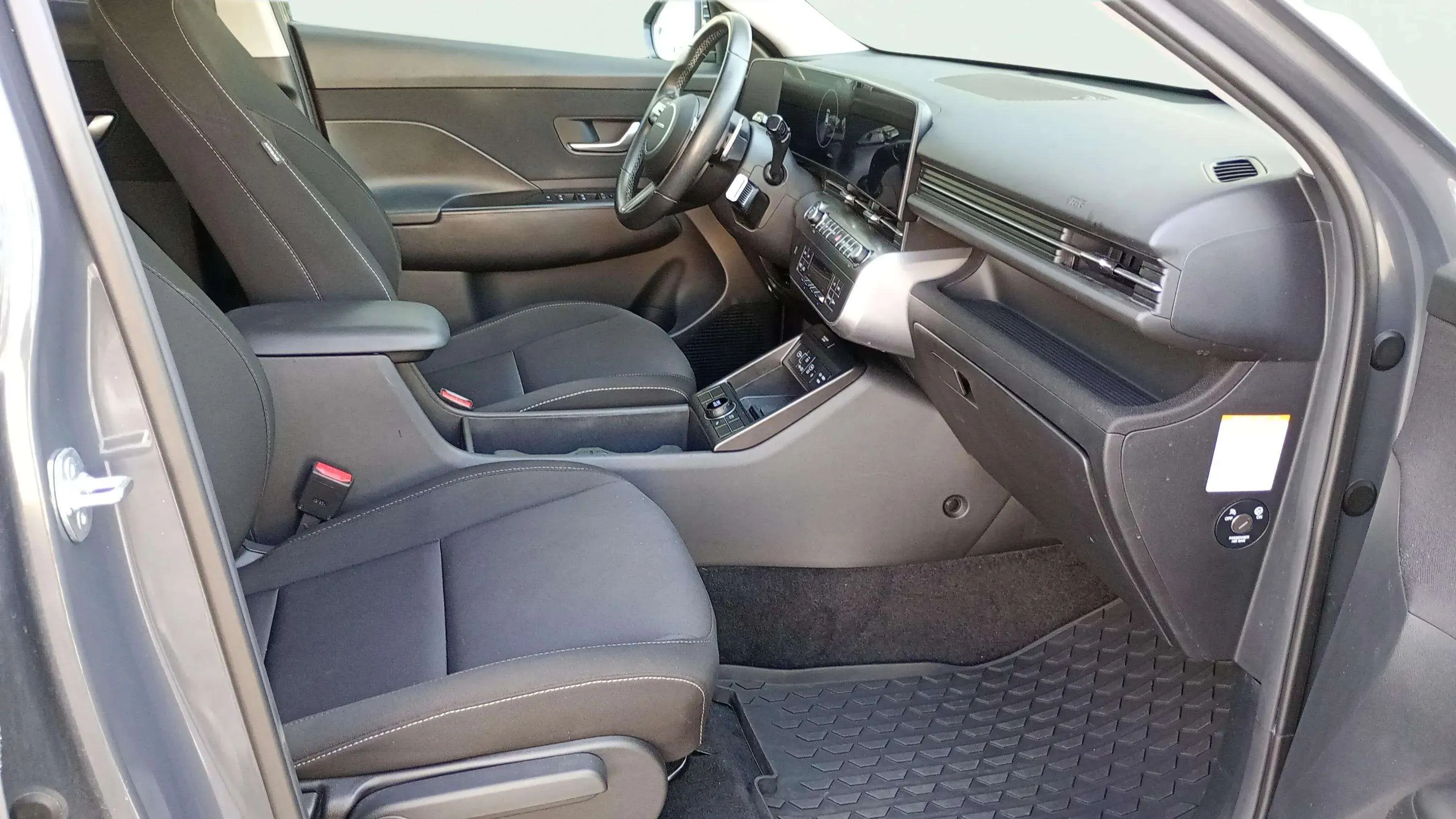 Hyundai Kona 1.6 GDI HEV Tecno DCT - foto 12