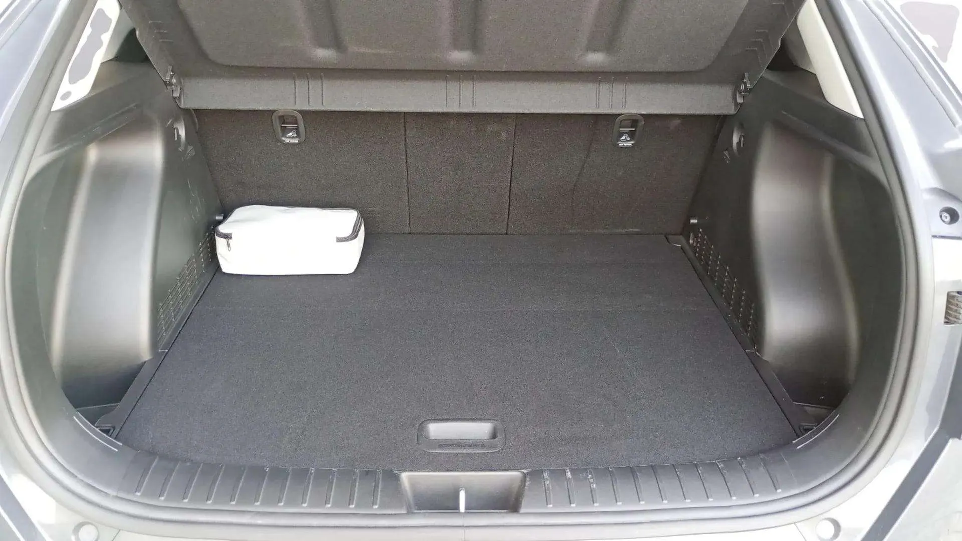Hyundai Kona 1.6 GDI HEV Tecno DCT - foto 6