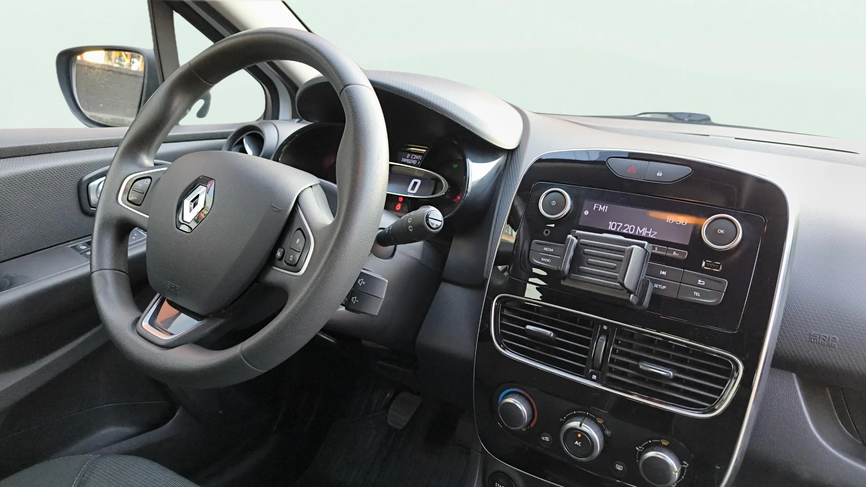 Renault Clio Limited dCi -18 - foto 15