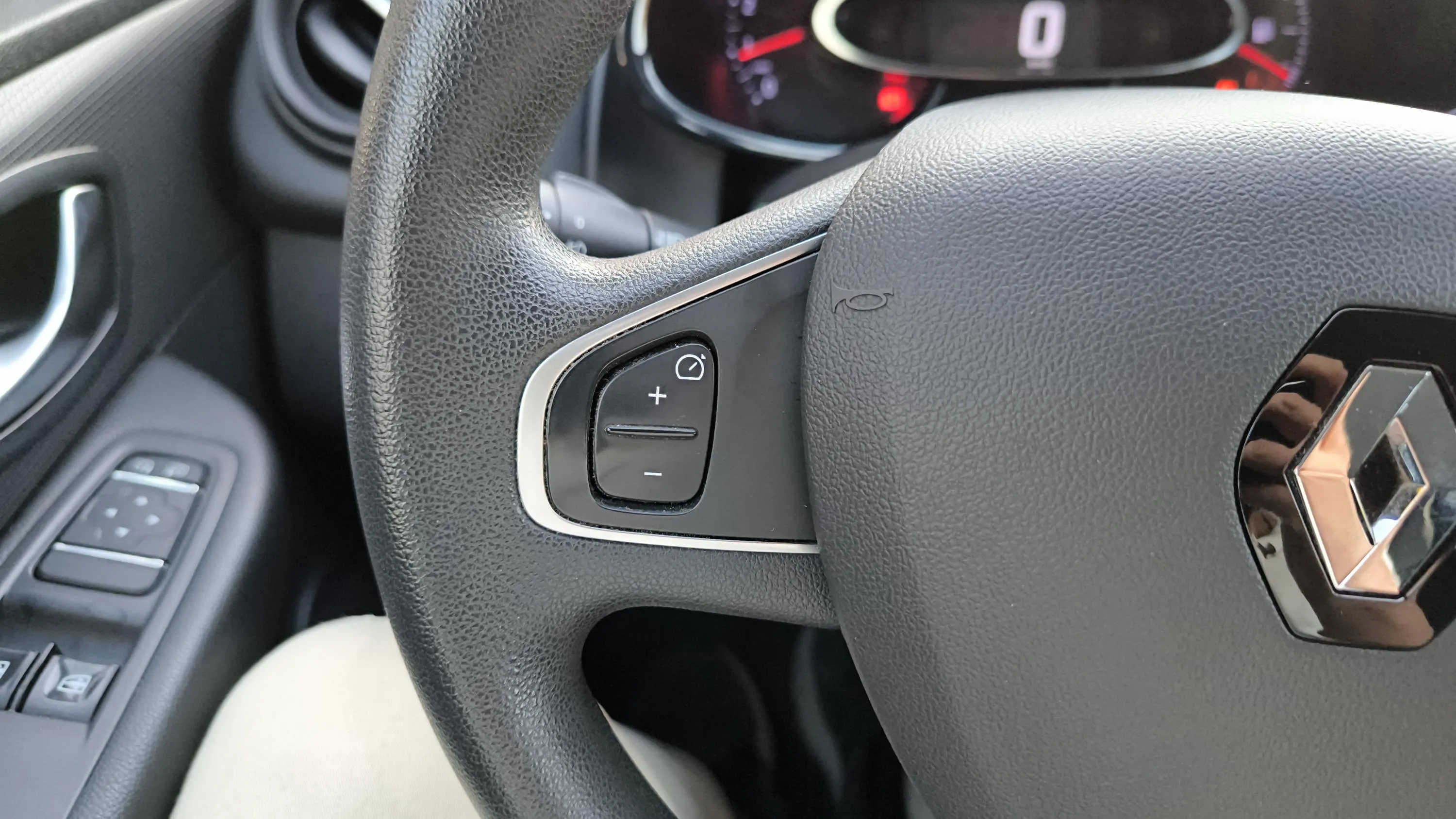 Renault Clio Limited dCi -18 - foto 32