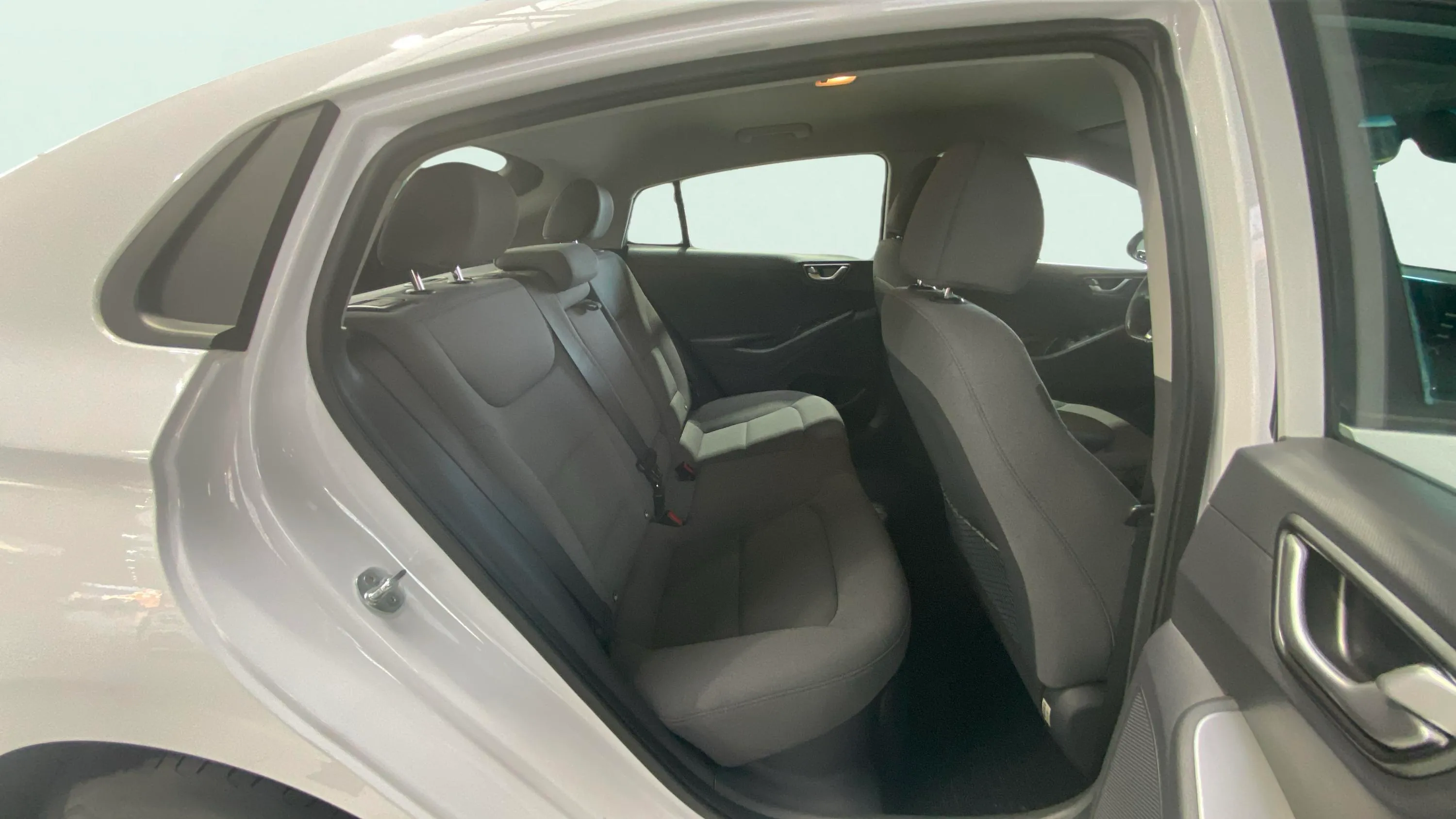 Hyundai Ioniq 1.6 GDI HEV Tecno DCT - foto 16