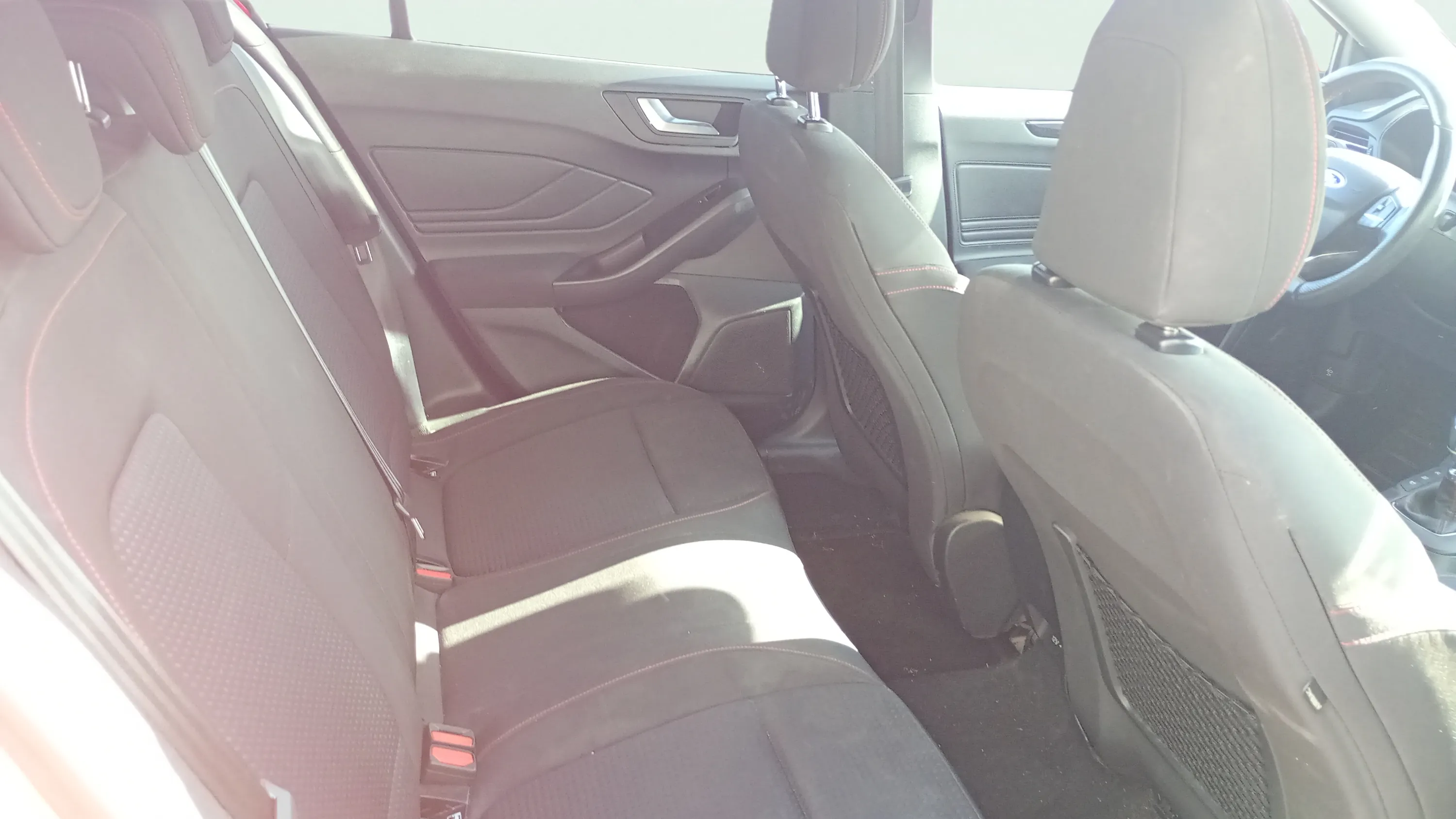 Ford Focus 1.0 EcoBoost ST-Line - foto 15