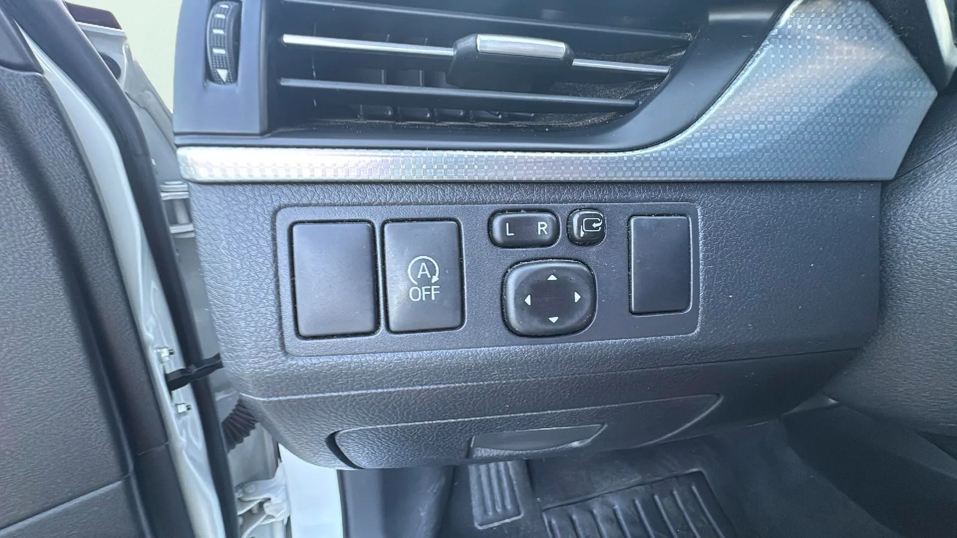 Toyota Avensis 2.0 150d Advance - foto 18