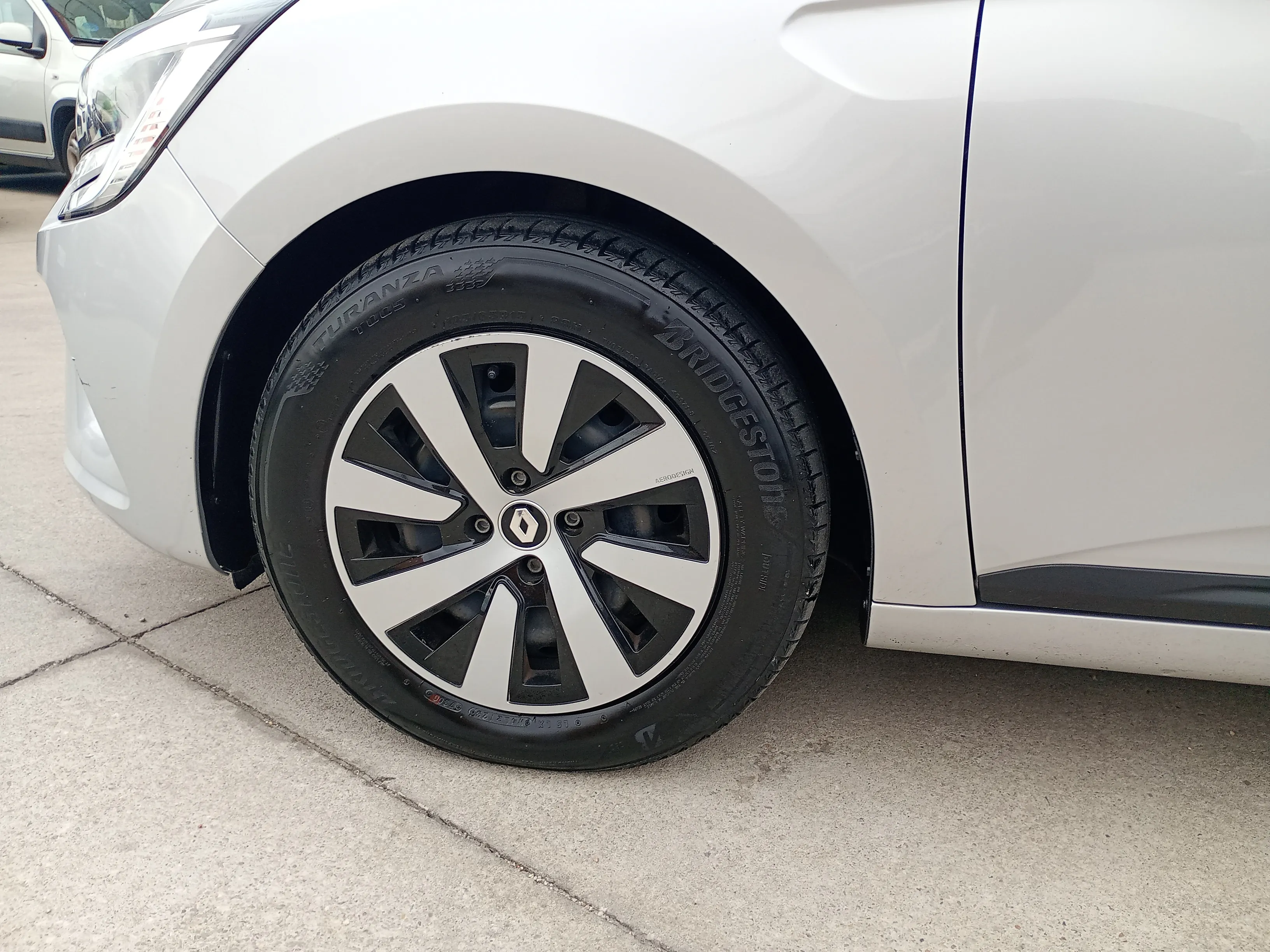 Renault Clio Equilibre TCe - foto 25