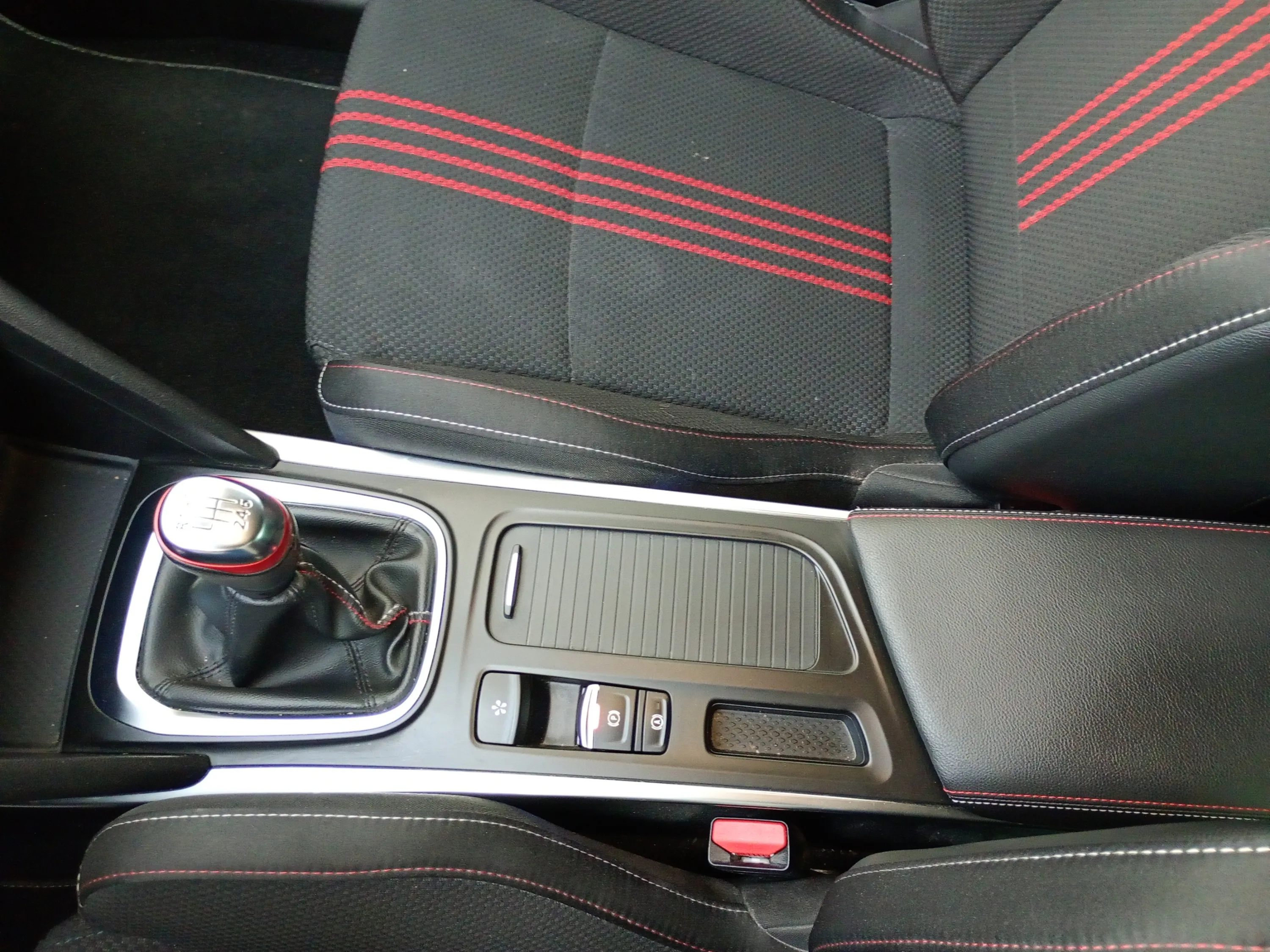 Renault Mégane R.S.Line TCe GPF - foto 20