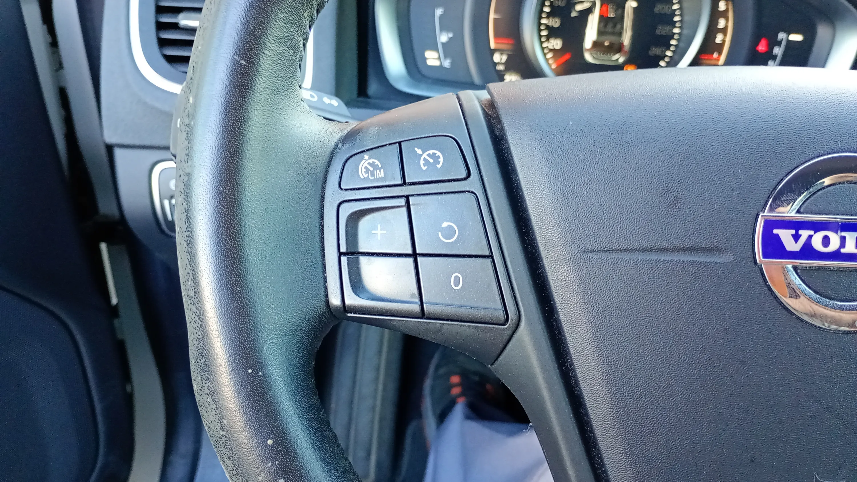 Volvo V60 2.0 D2 Momentum - foto 17