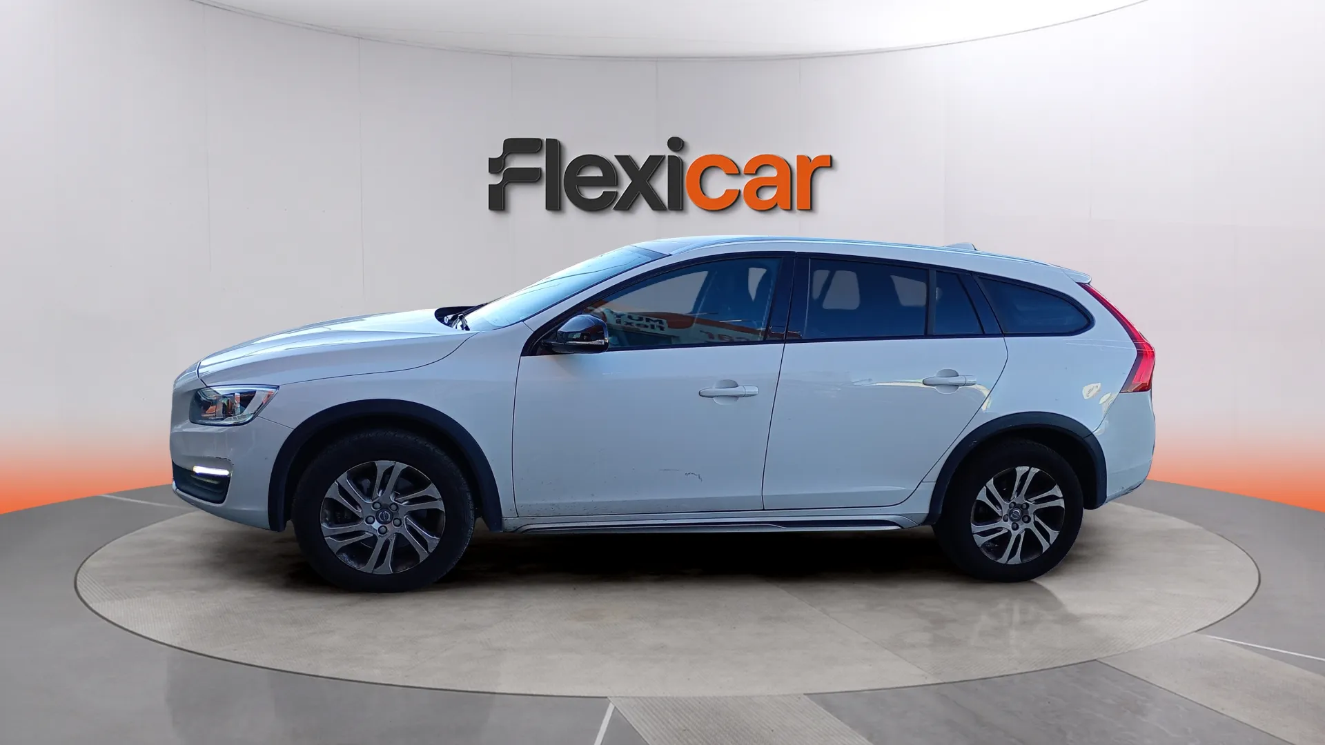 Volvo V60 2.0 D2 Momentum - foto 5