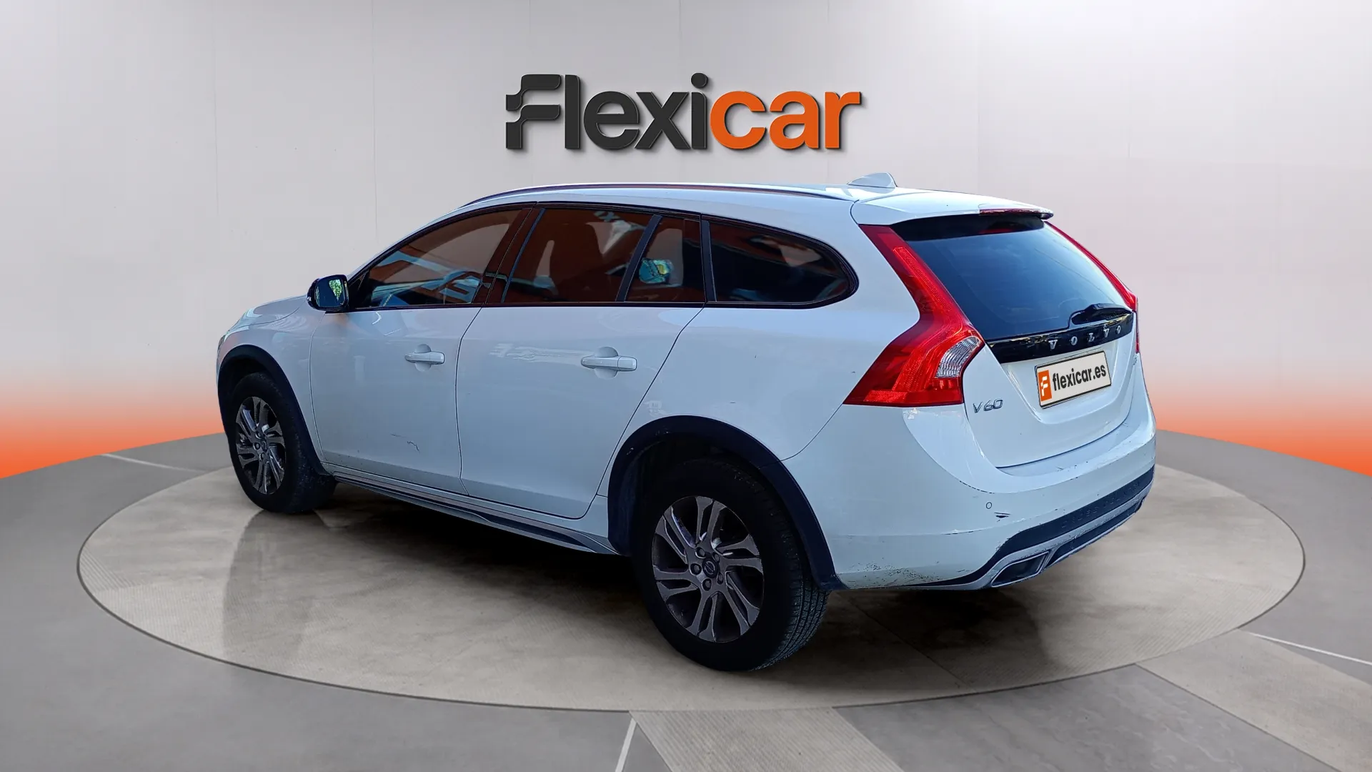 Volvo V60 2.0 D2 Momentum - foto 8